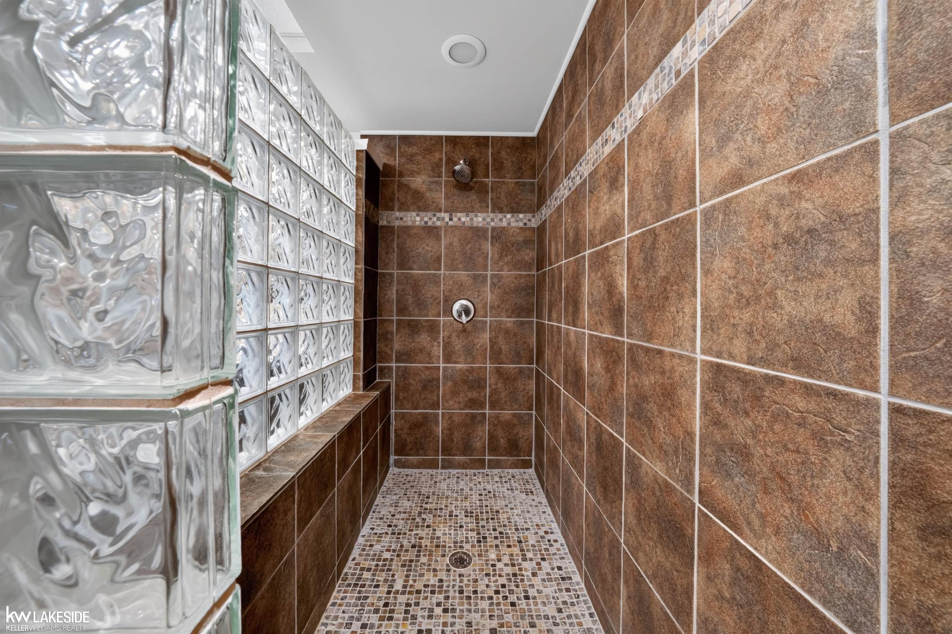 main property photo 75
