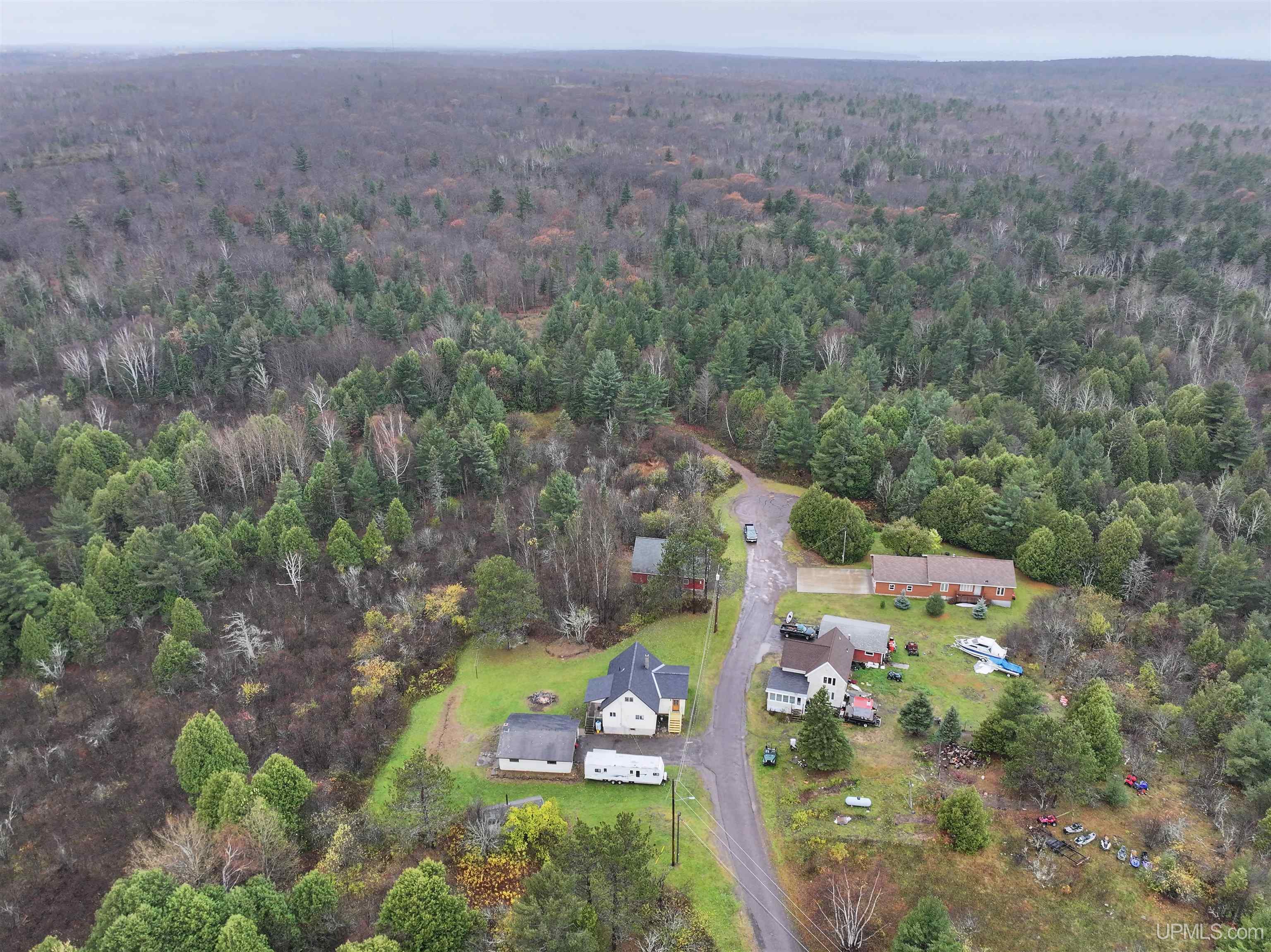 main property photo 10