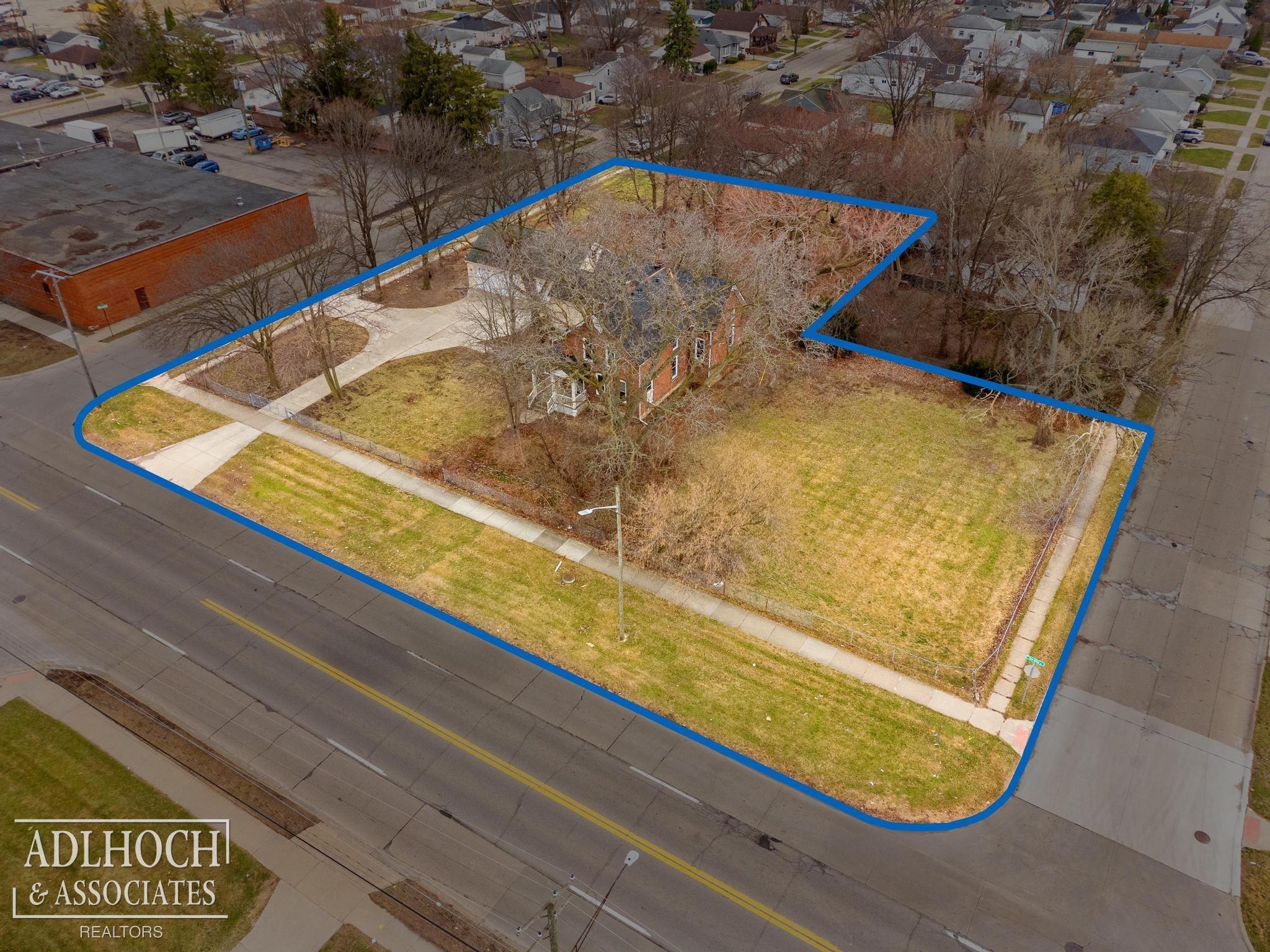 main property photo 25