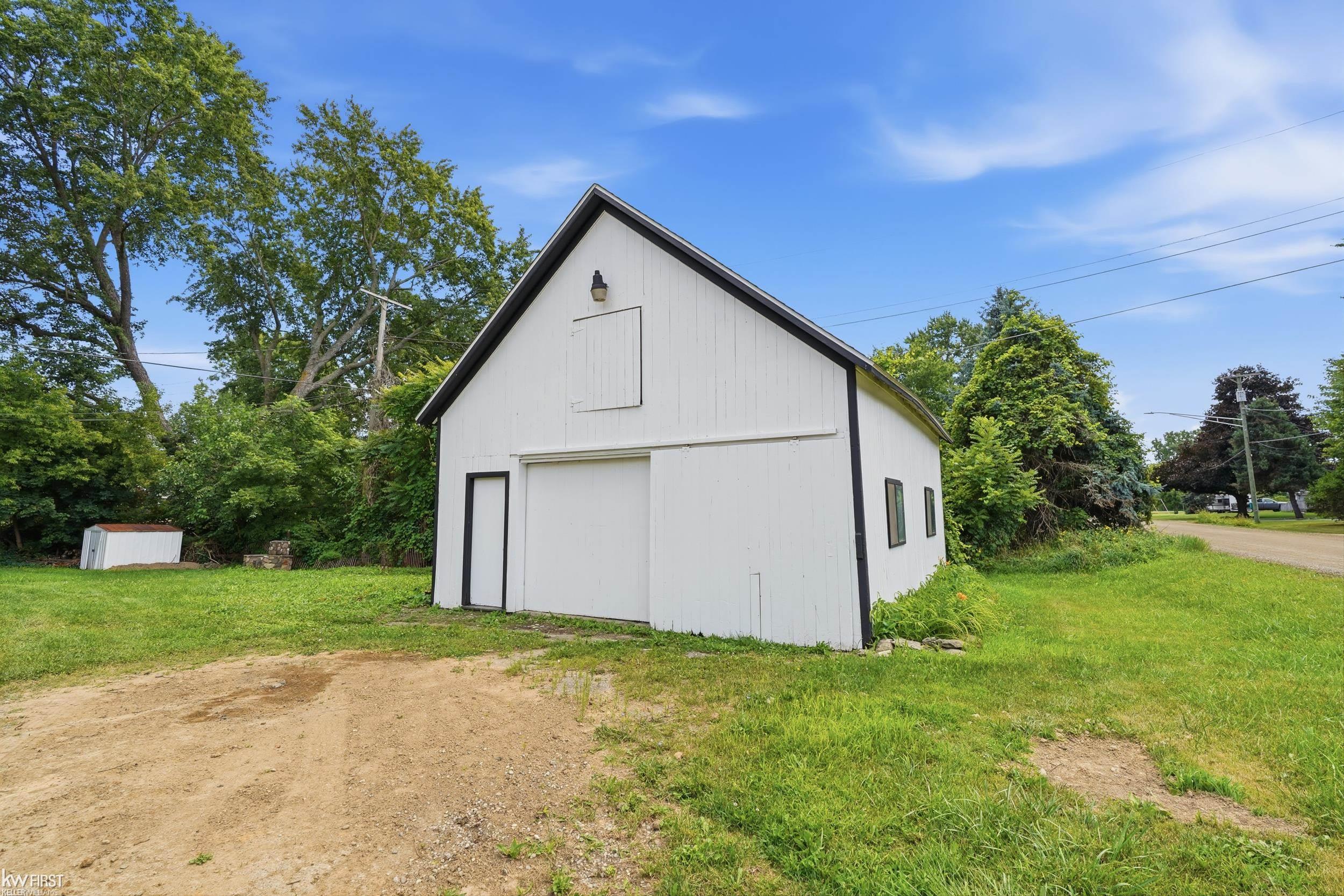 main property photo 39