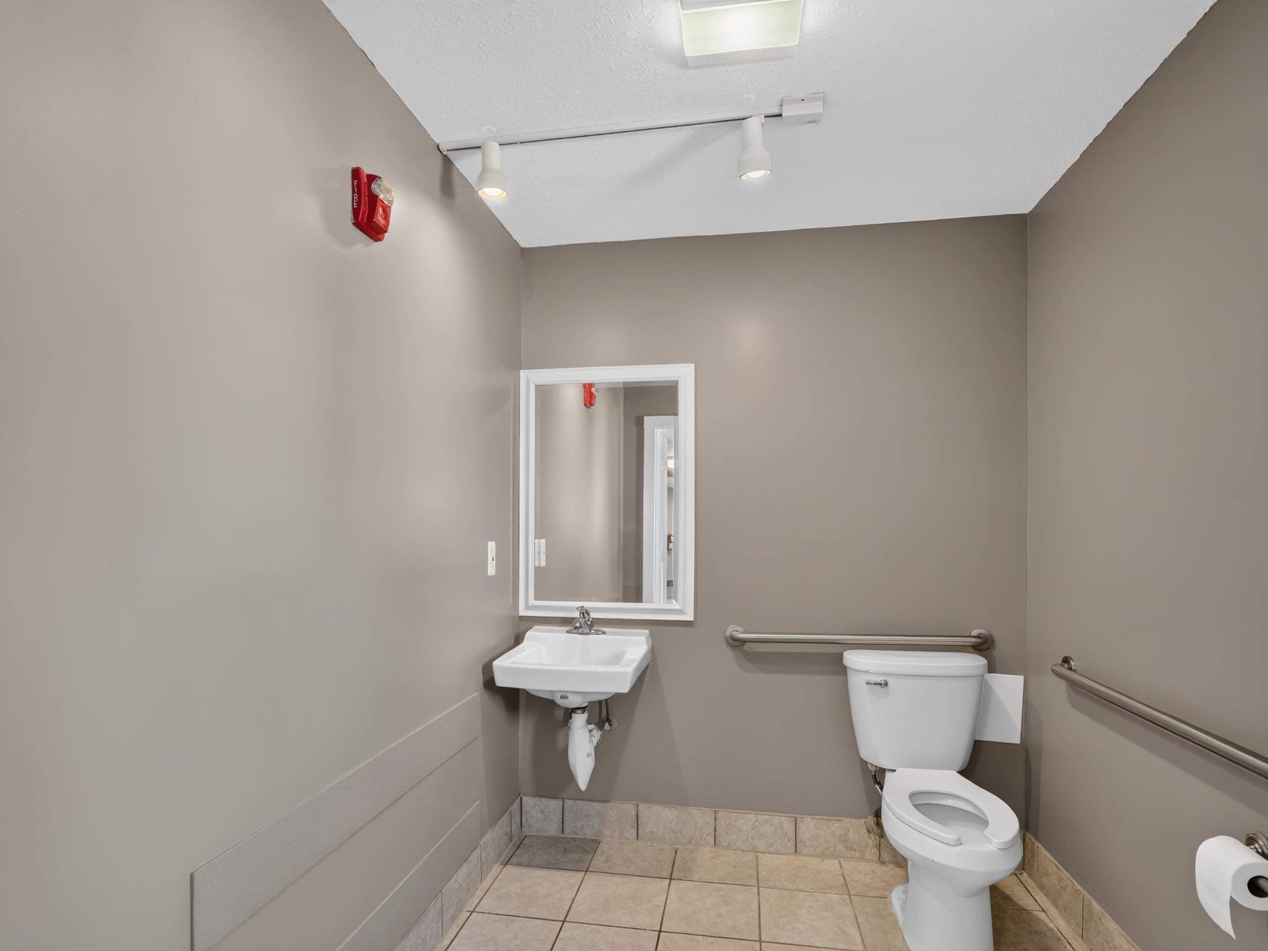 main property photo 17