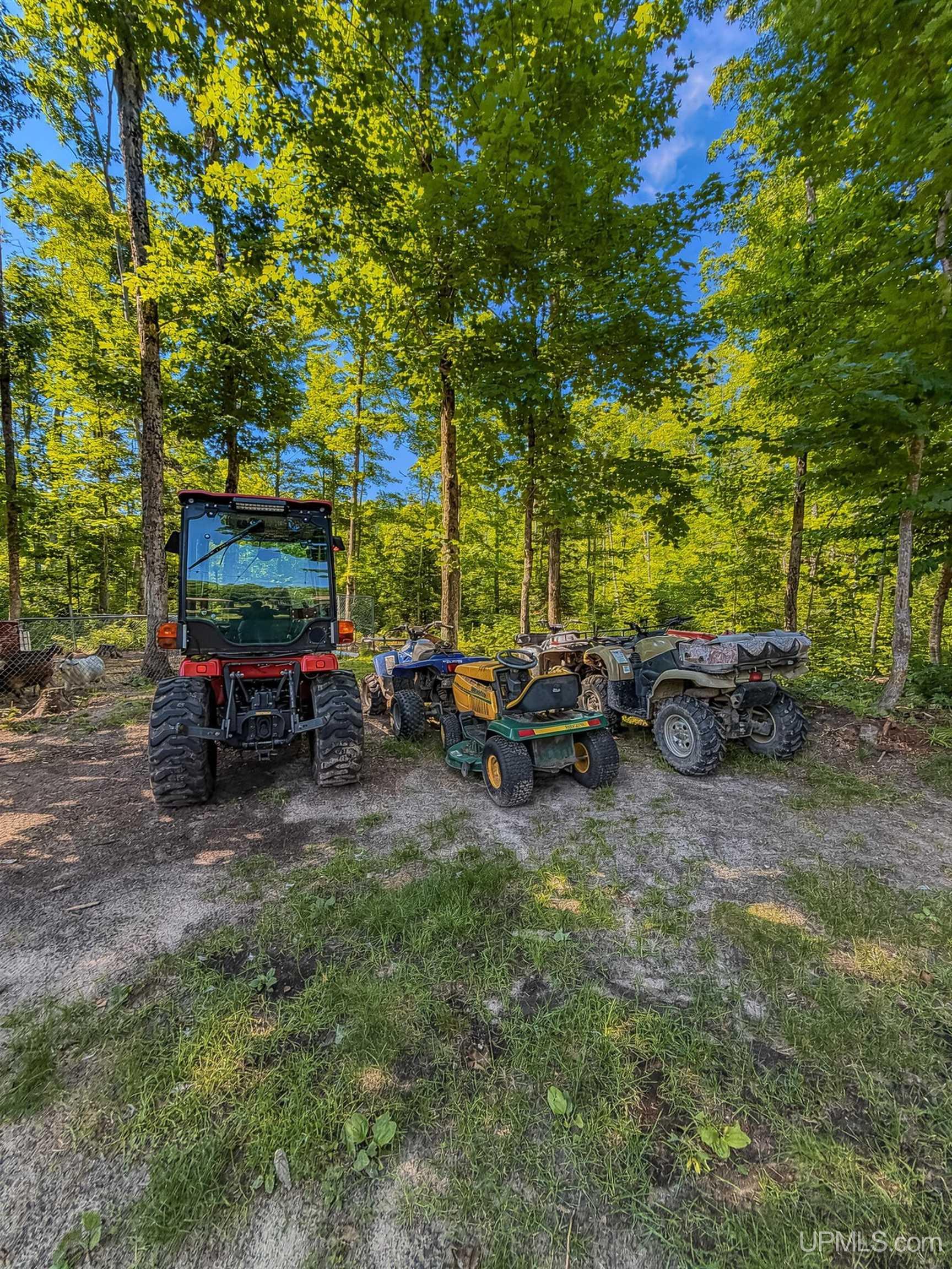 main property photo 19