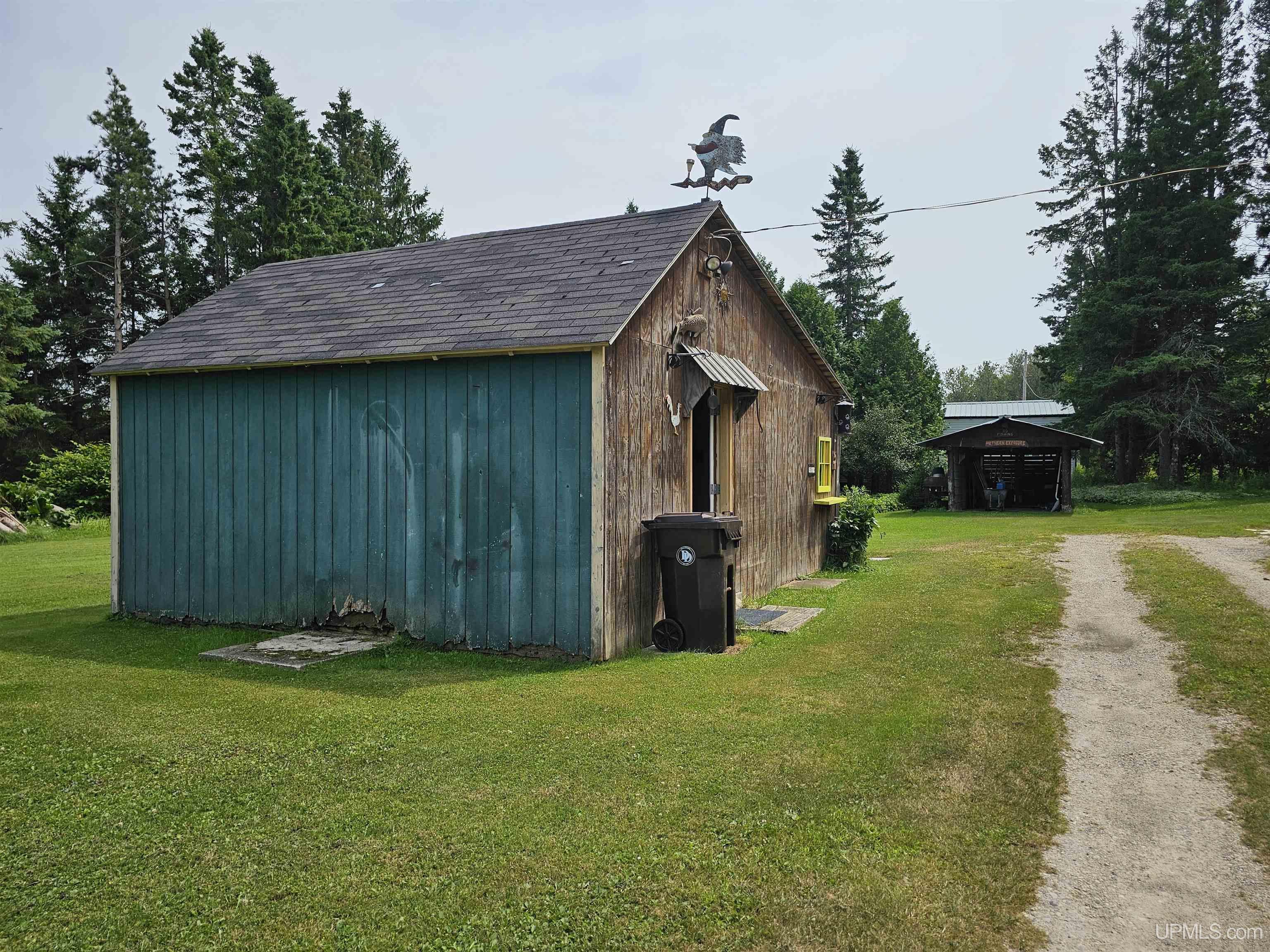 main property photo 28