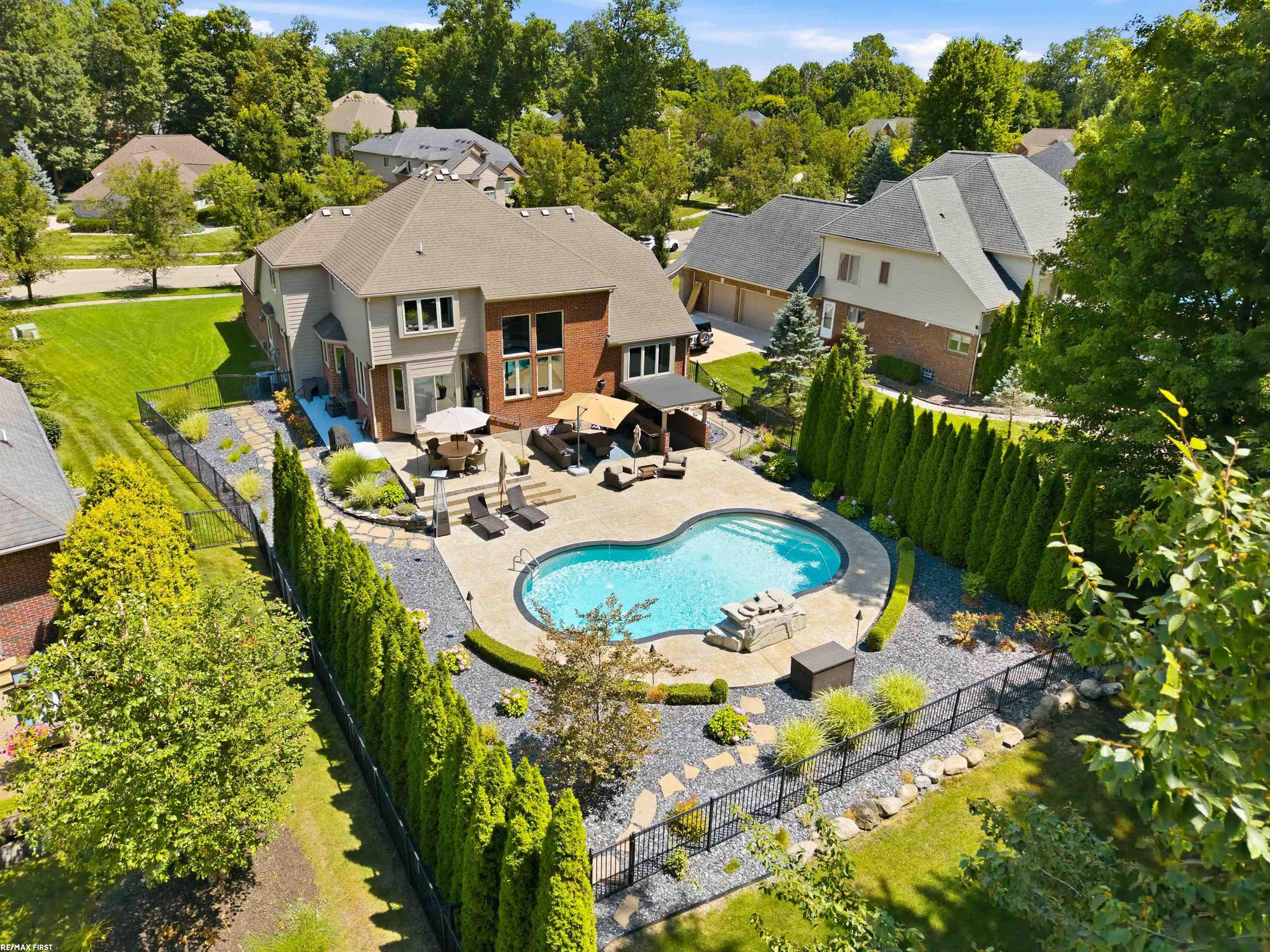 main property photo 44