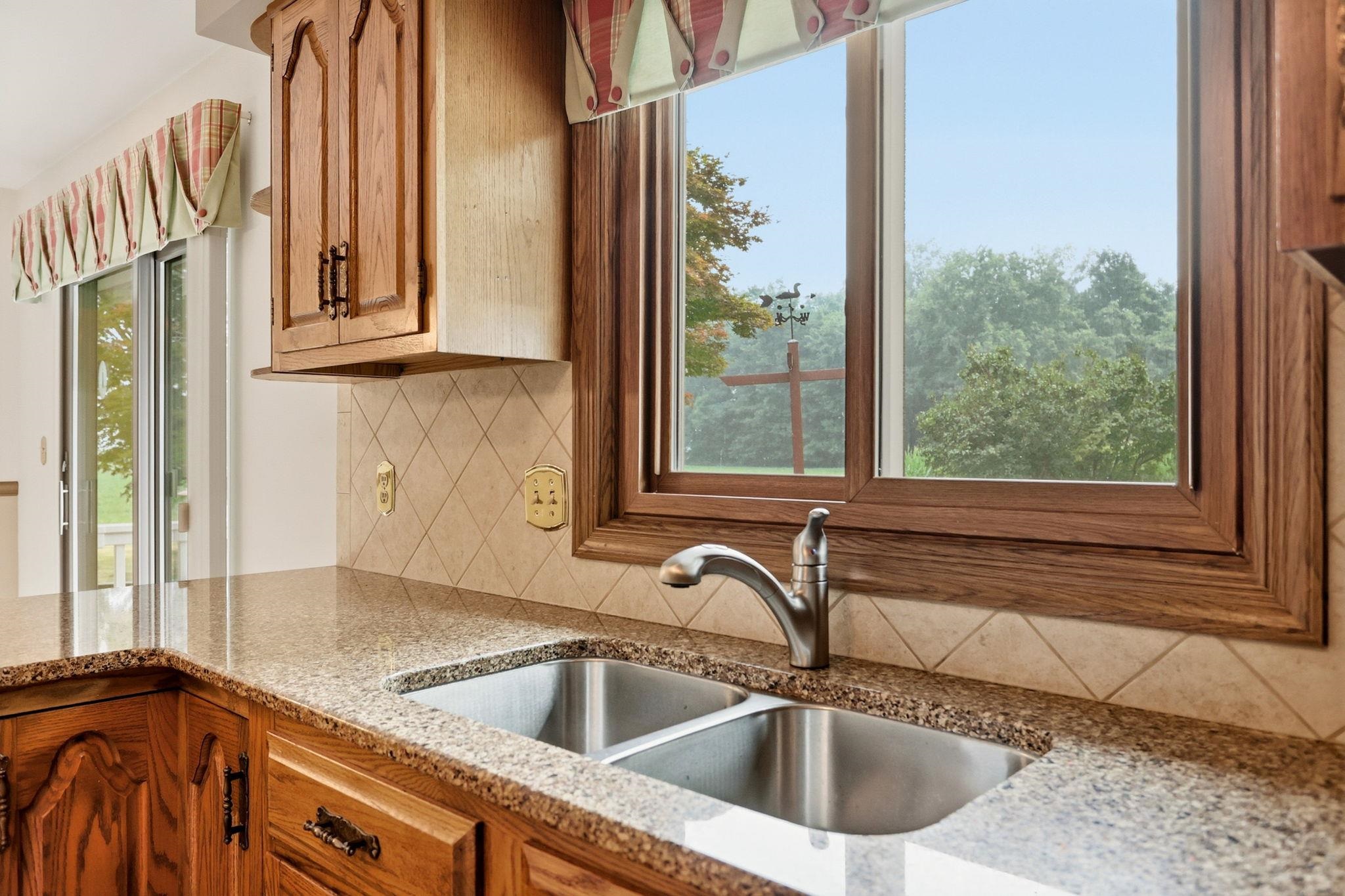 property viewer photo 16