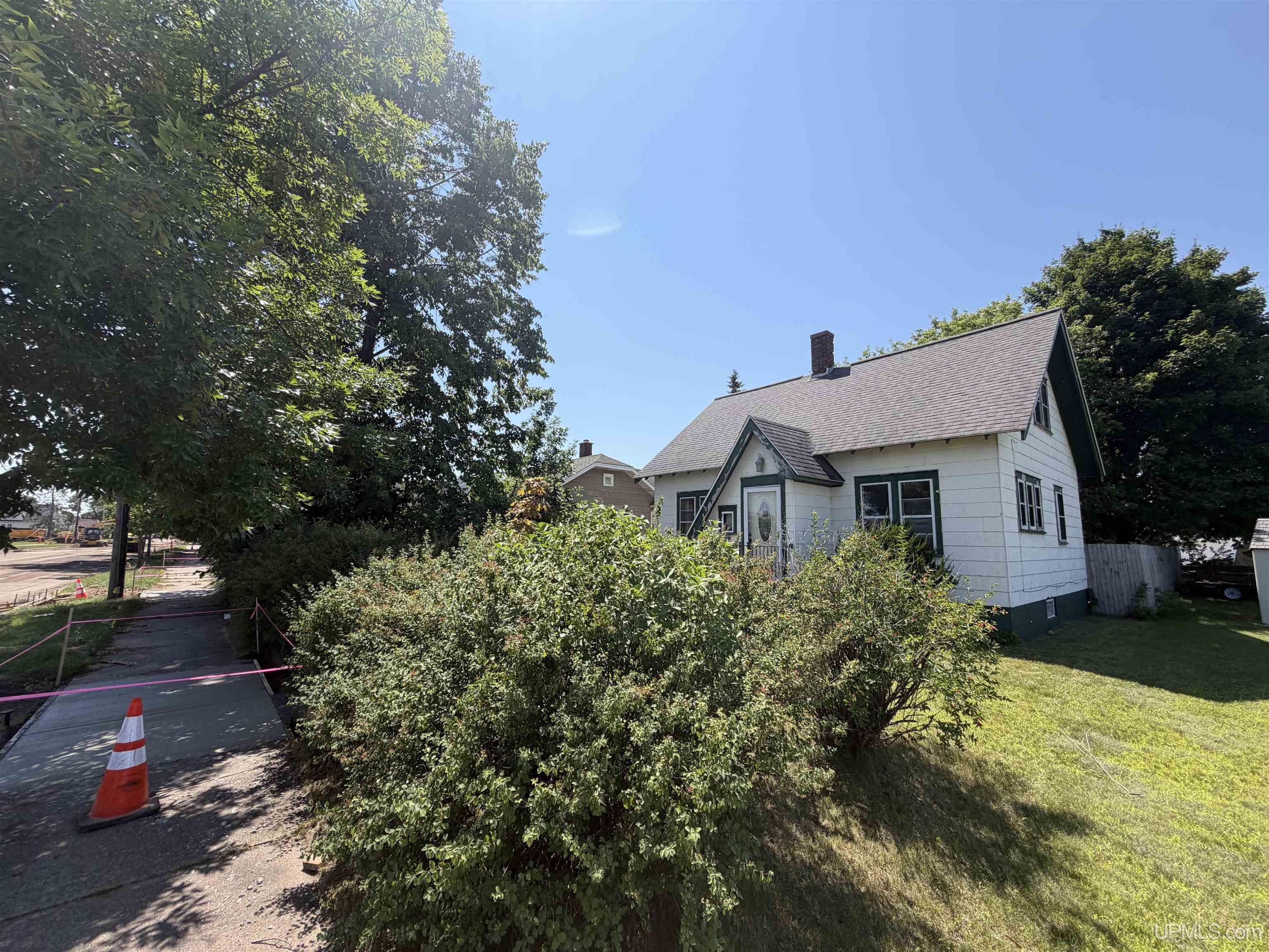 main property photo 38