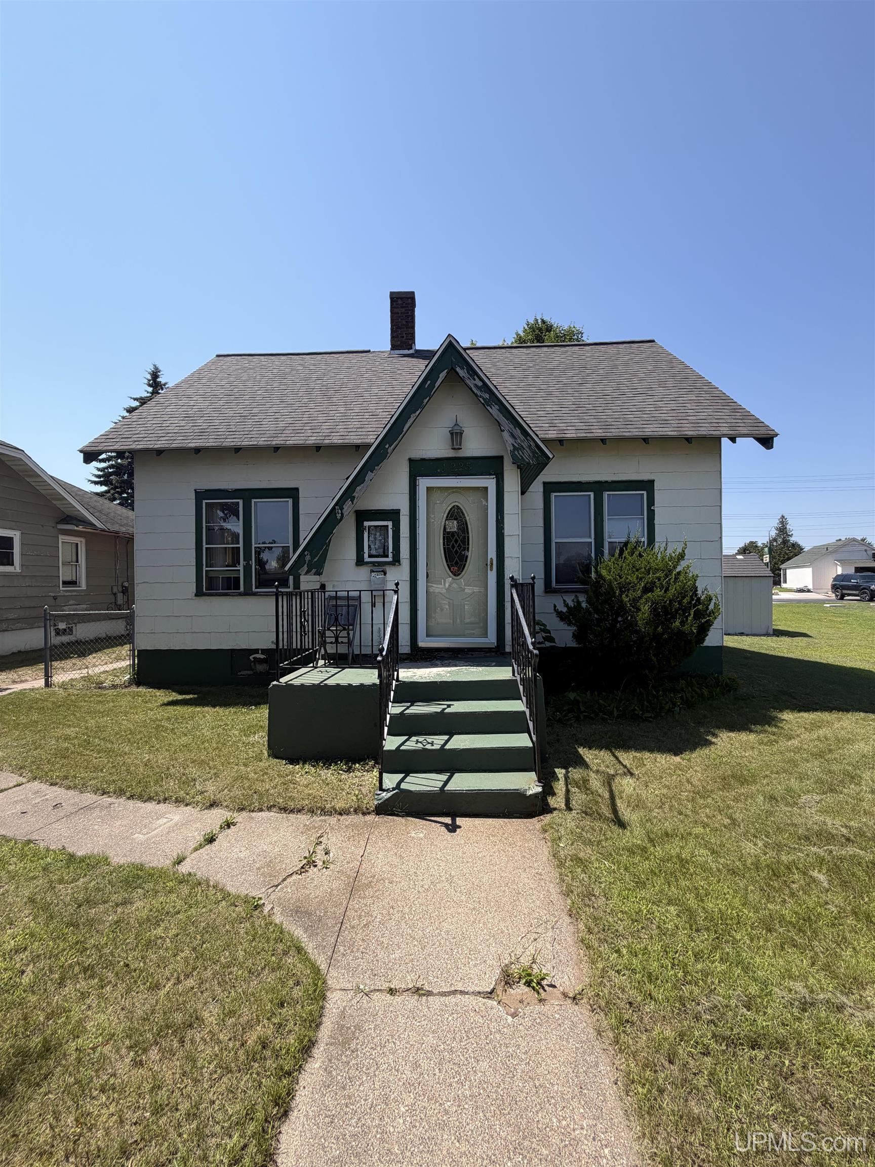 main property photo 39