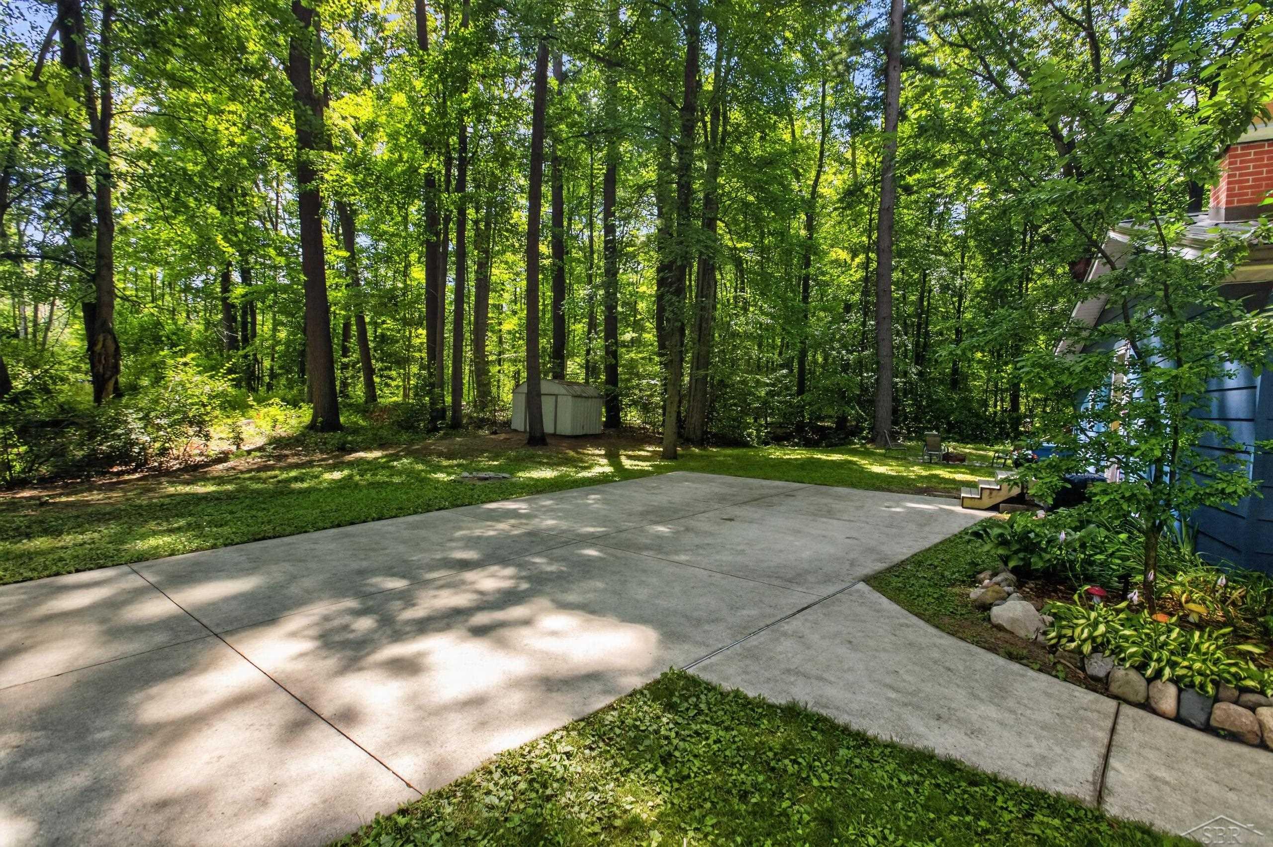 main property photo 6