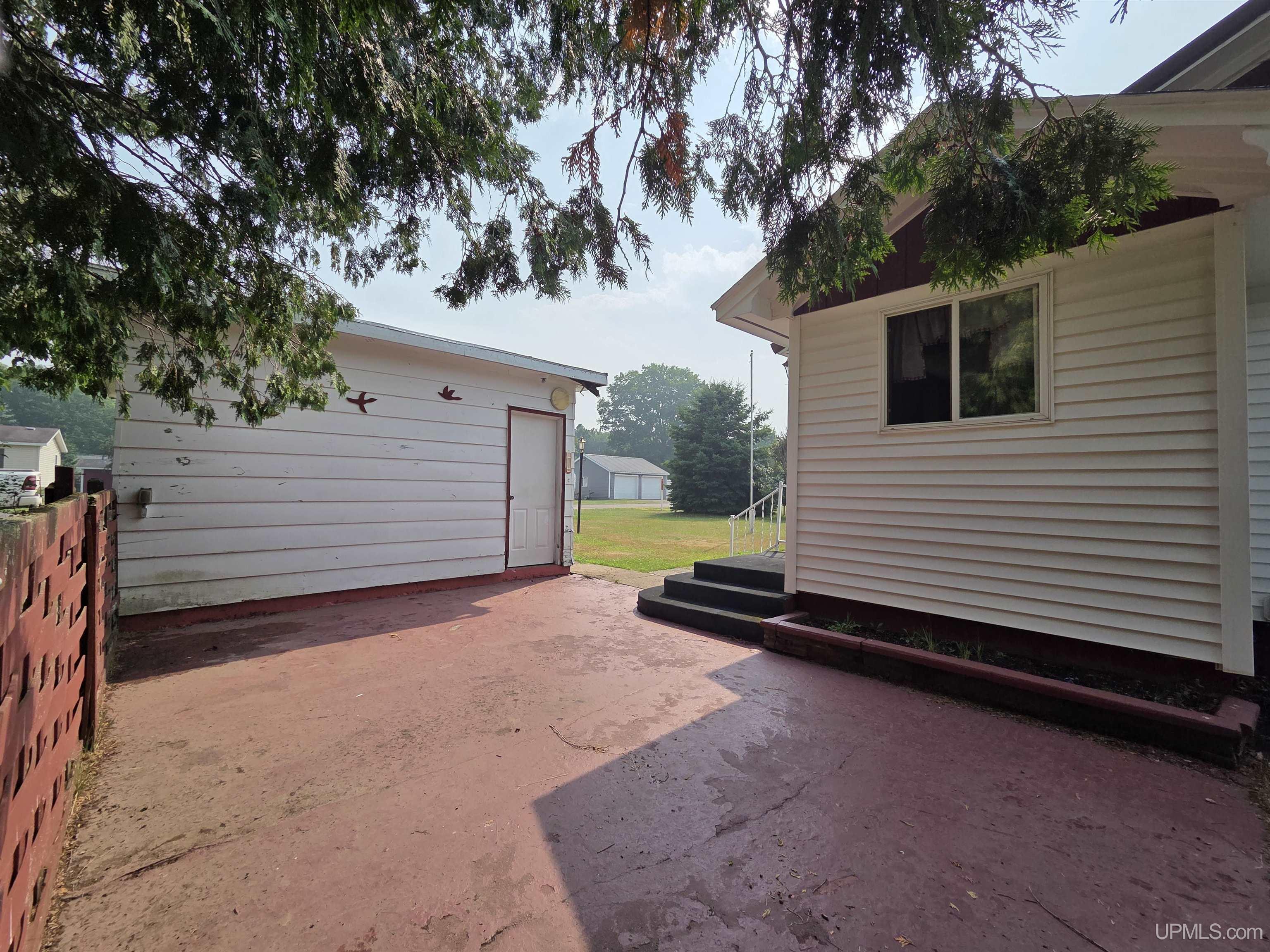 main property photo 21