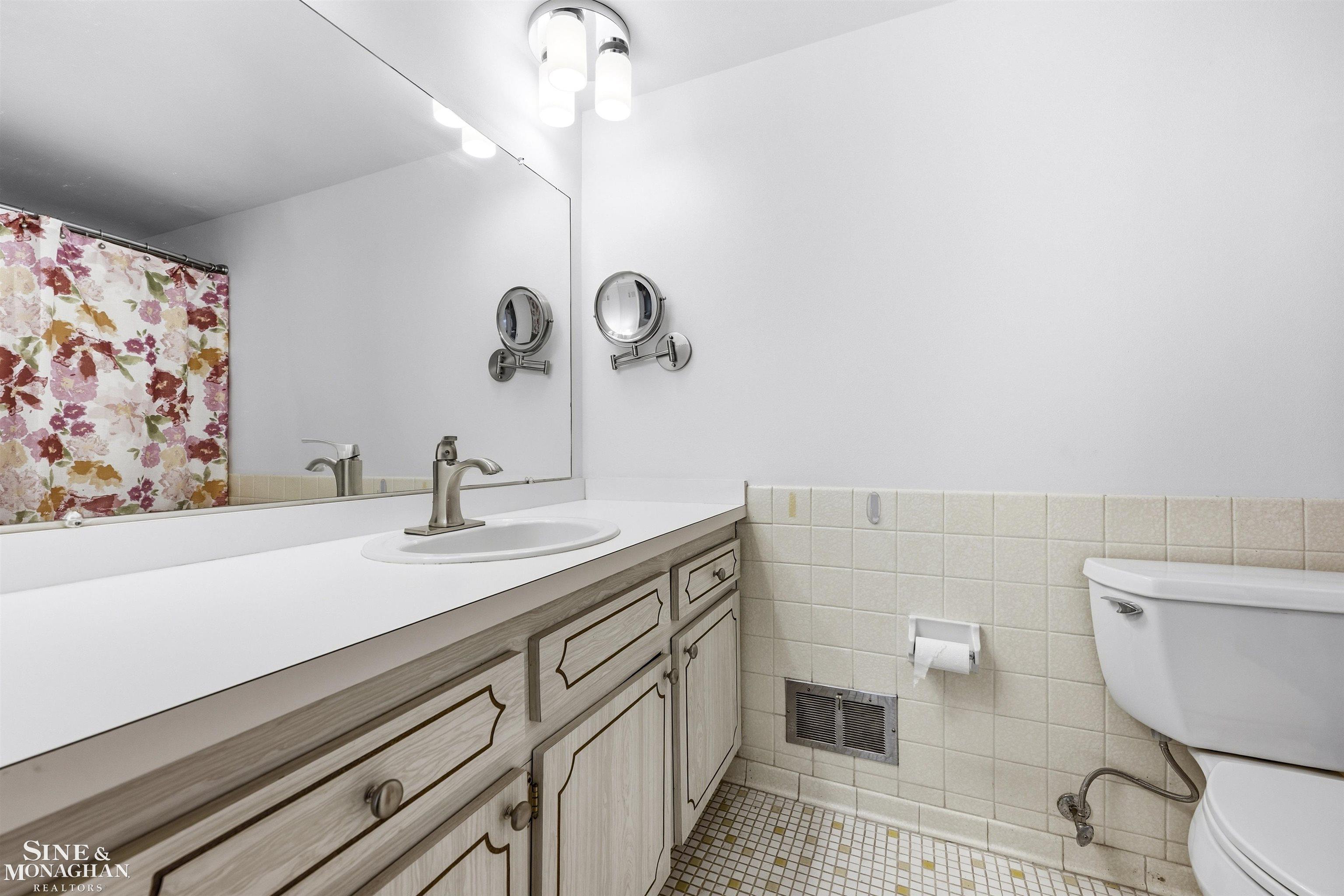 property viewer photo 18