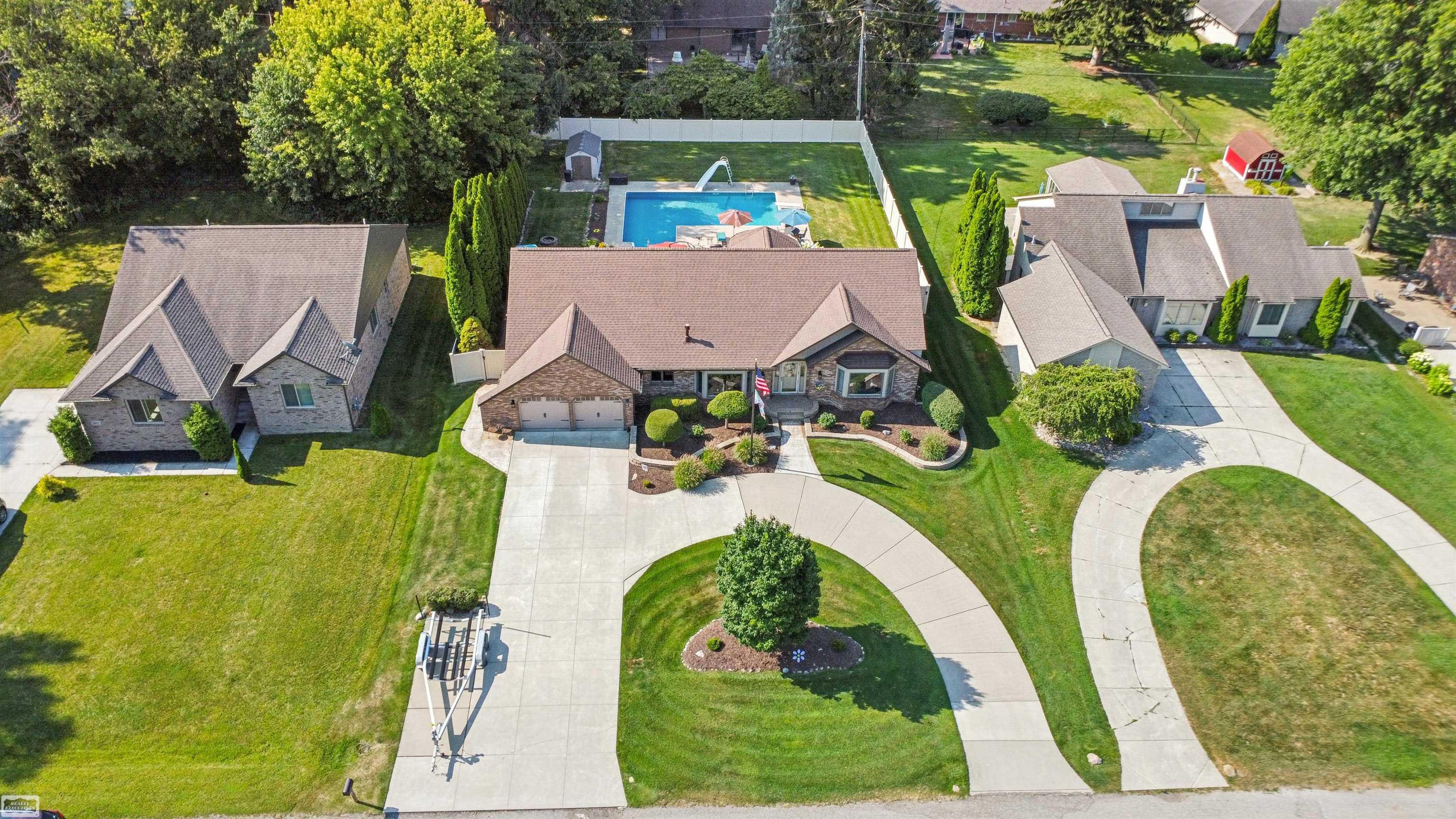 property viewer photo 42