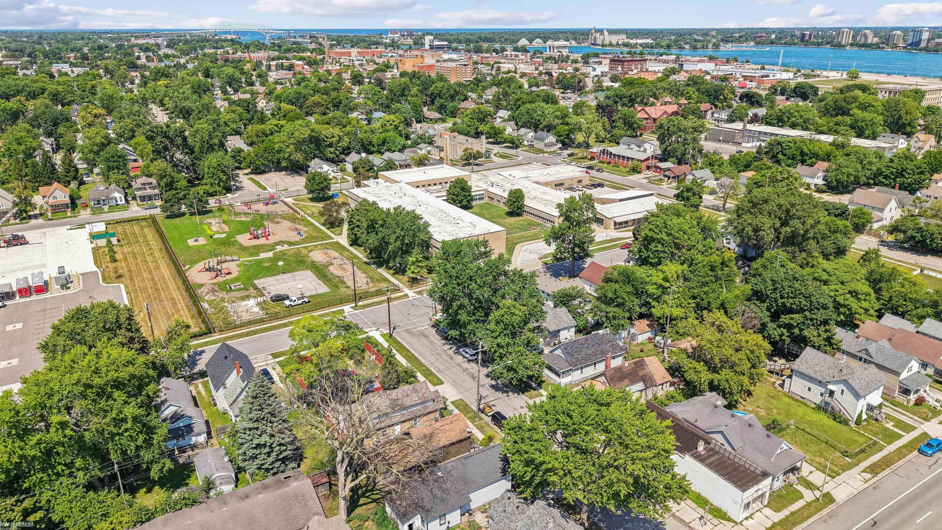 main property photo 11