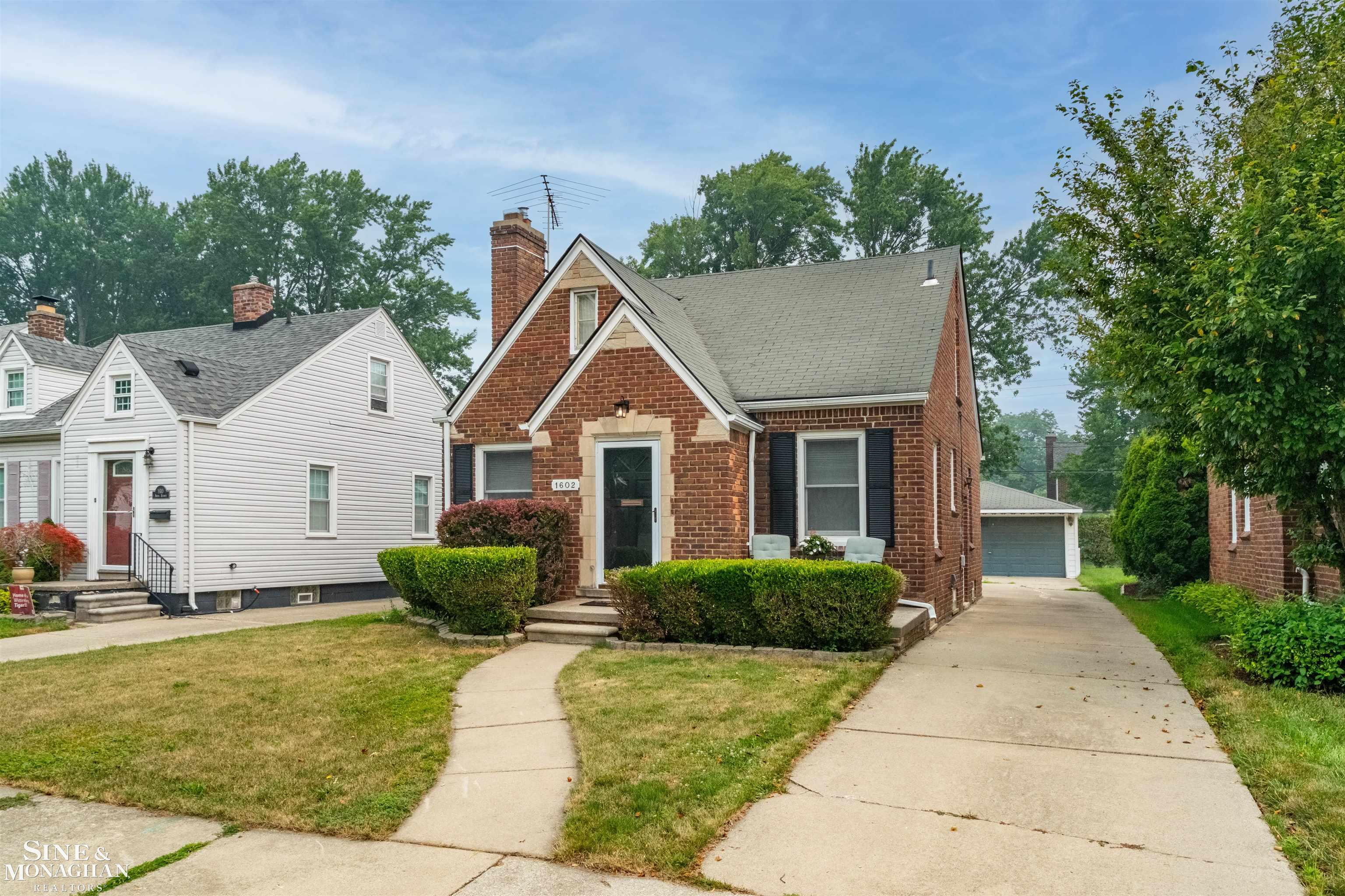 main property photo 35