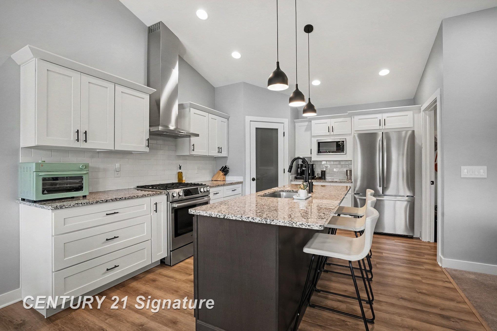 main property photo 5