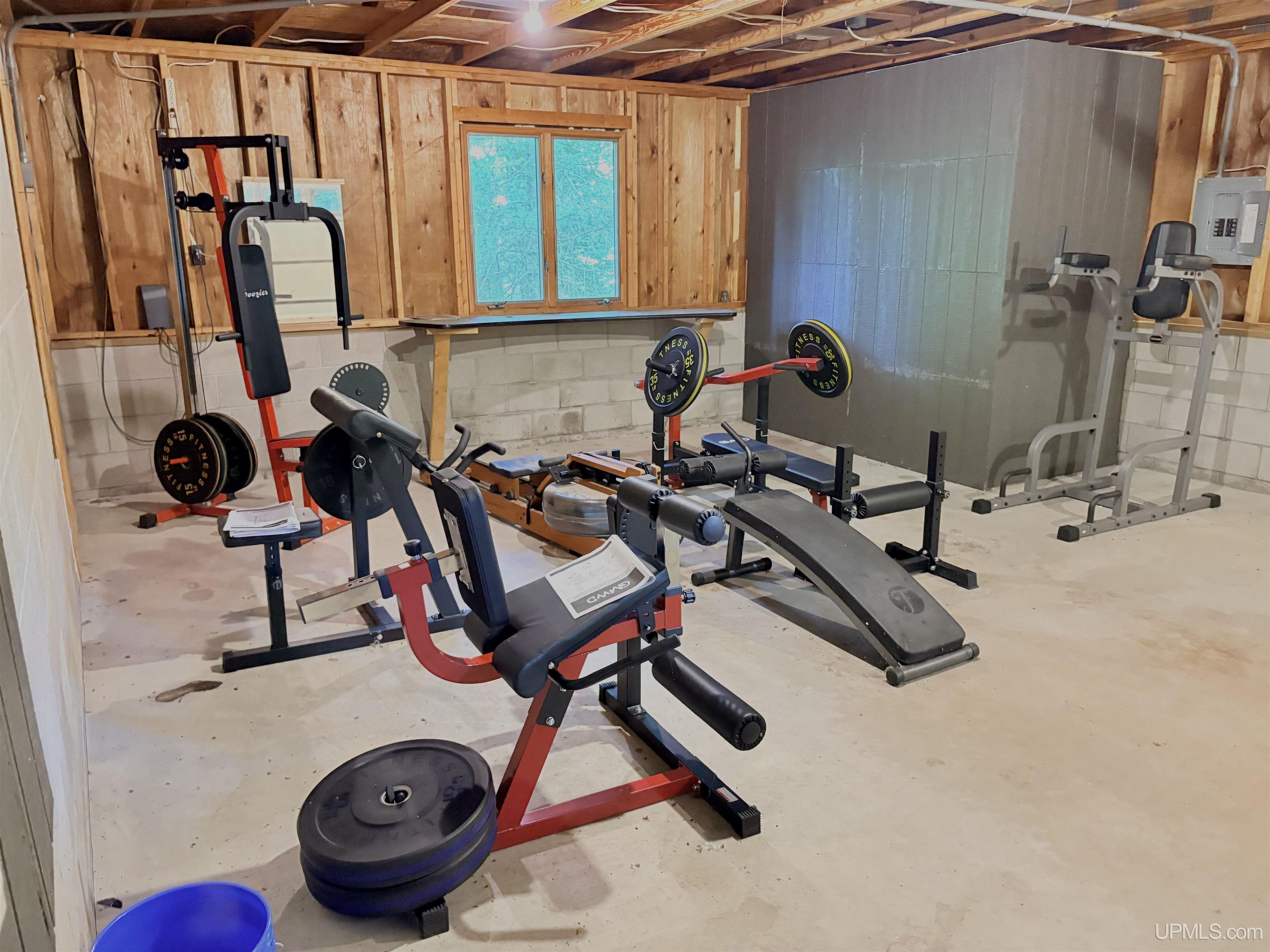 main property photo 32