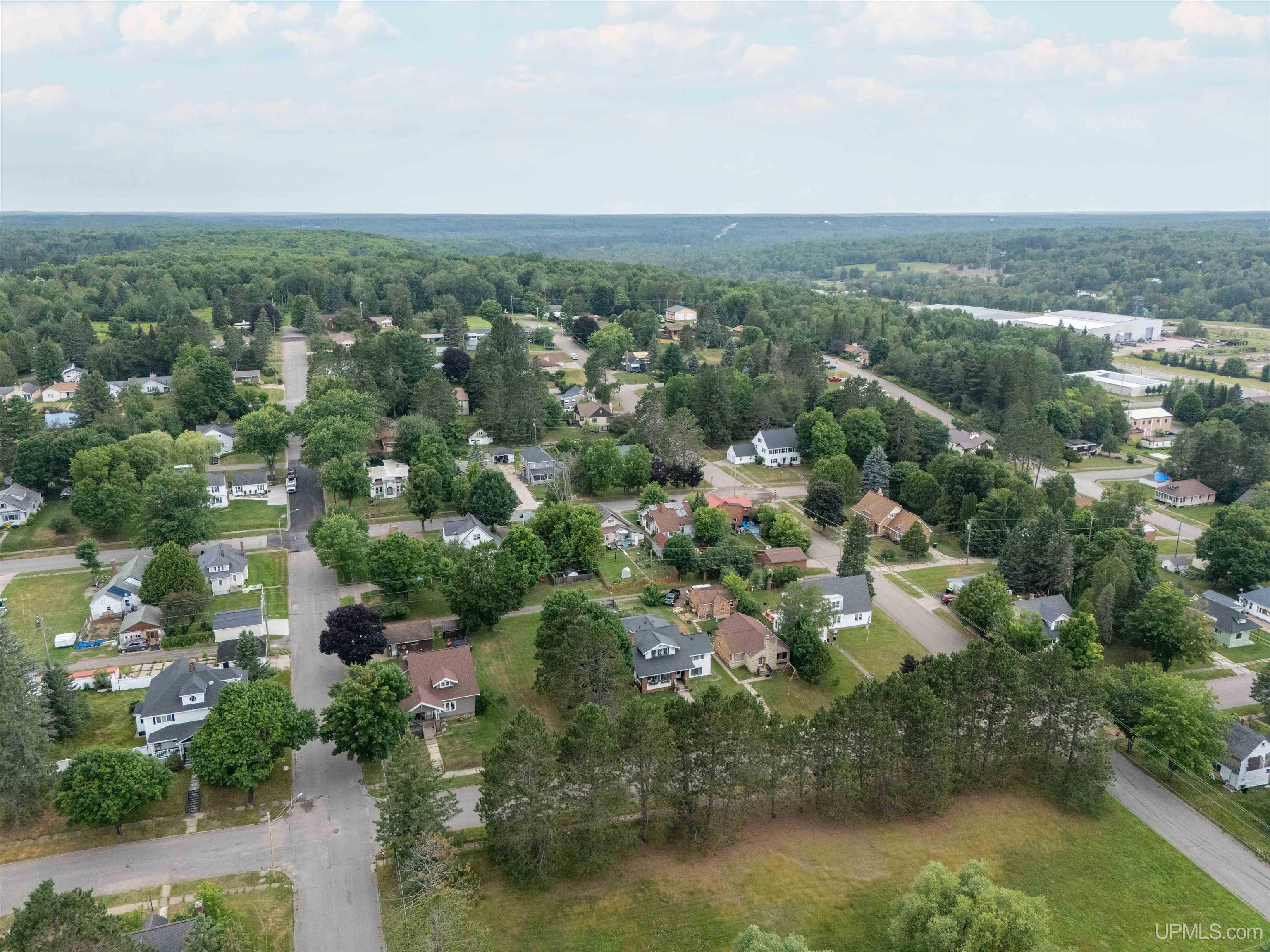 main property photo 41