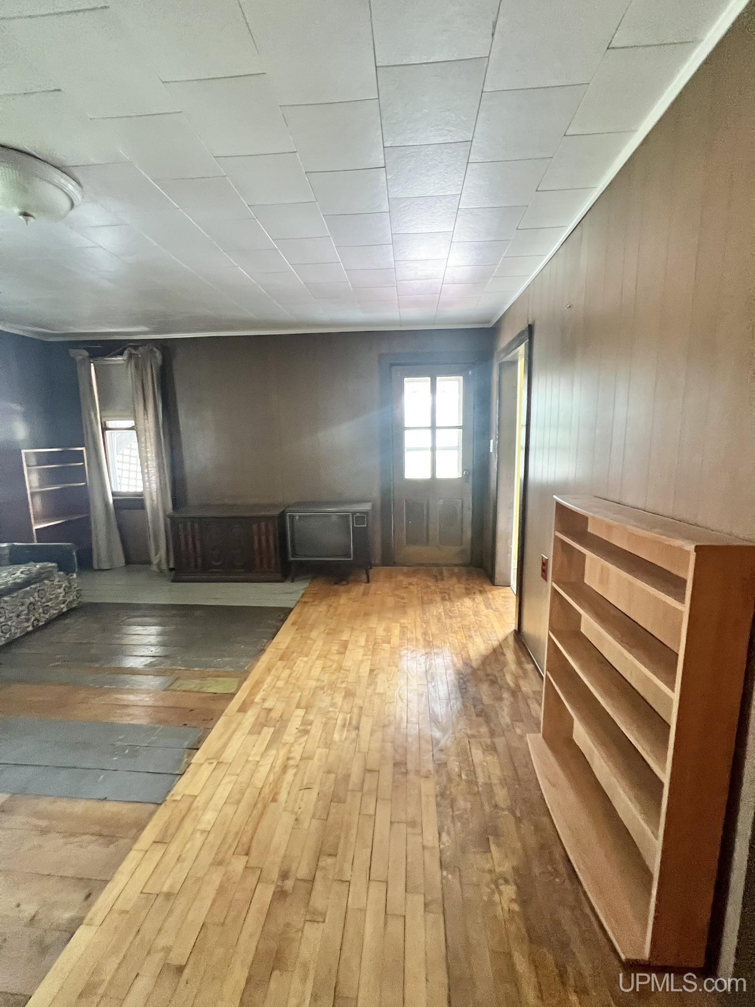 main property photo 38