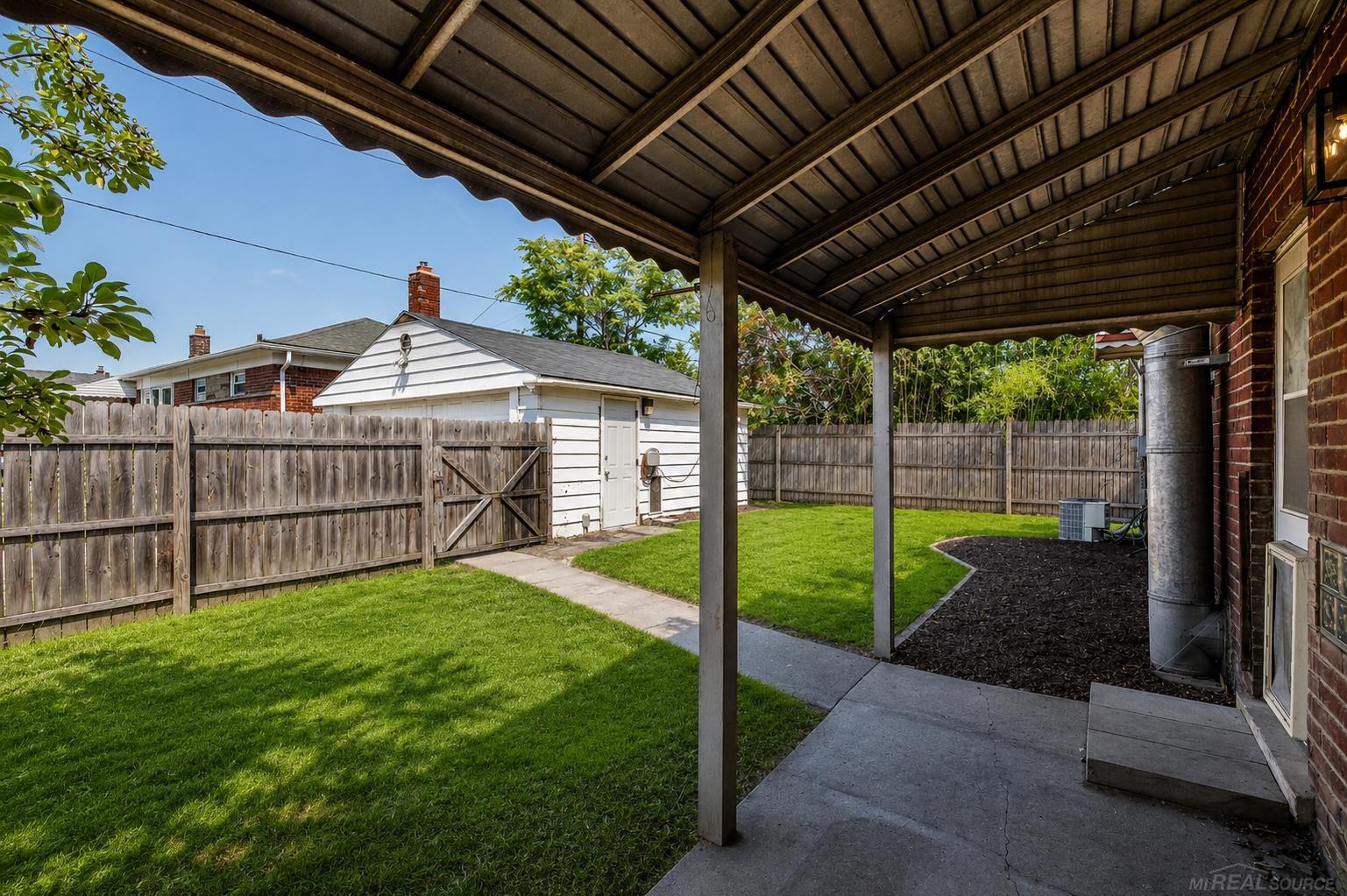 main property photo 20
