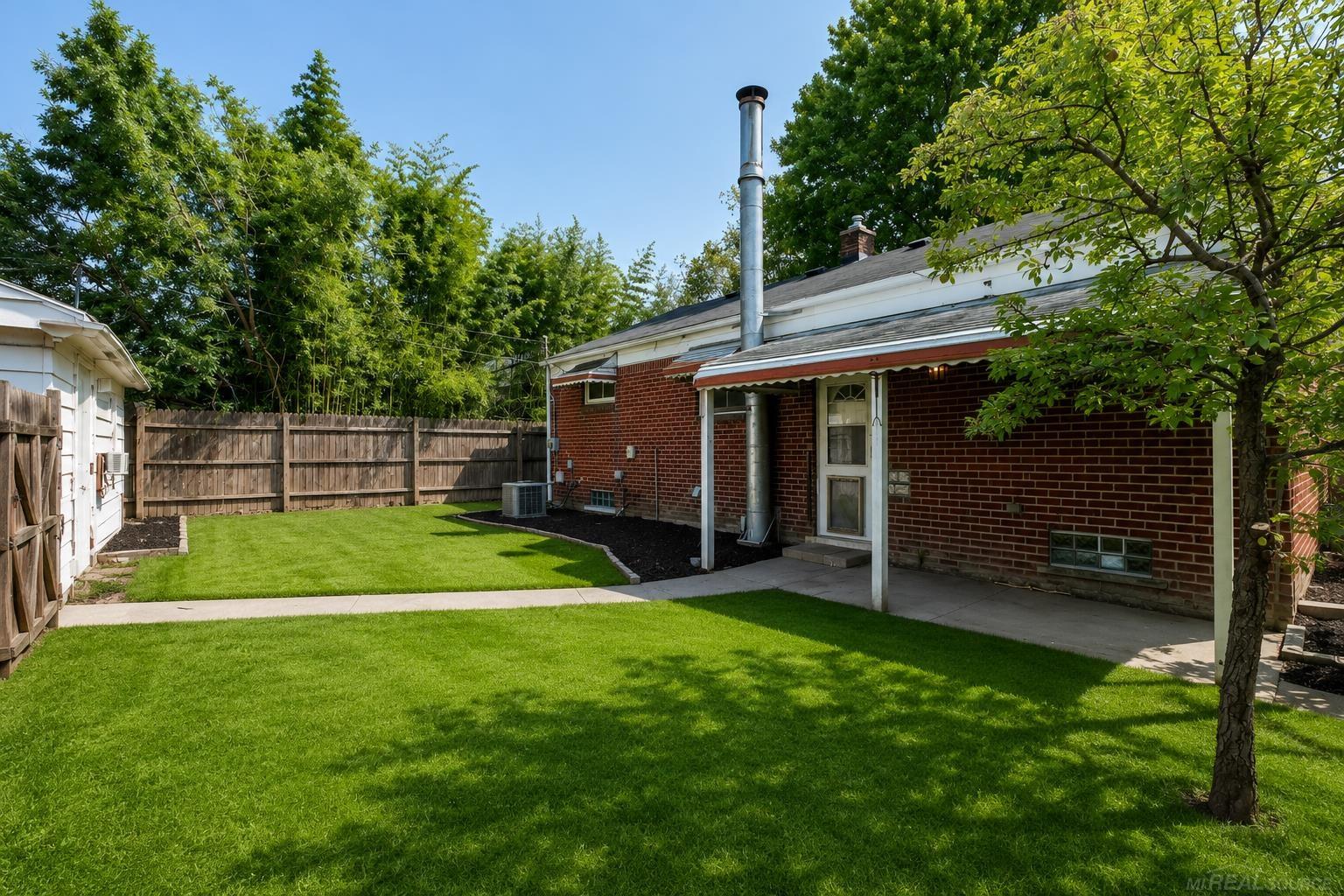 main property photo 22