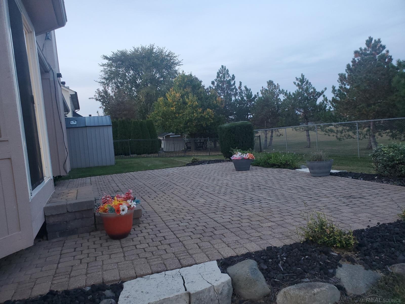 main property photo 10