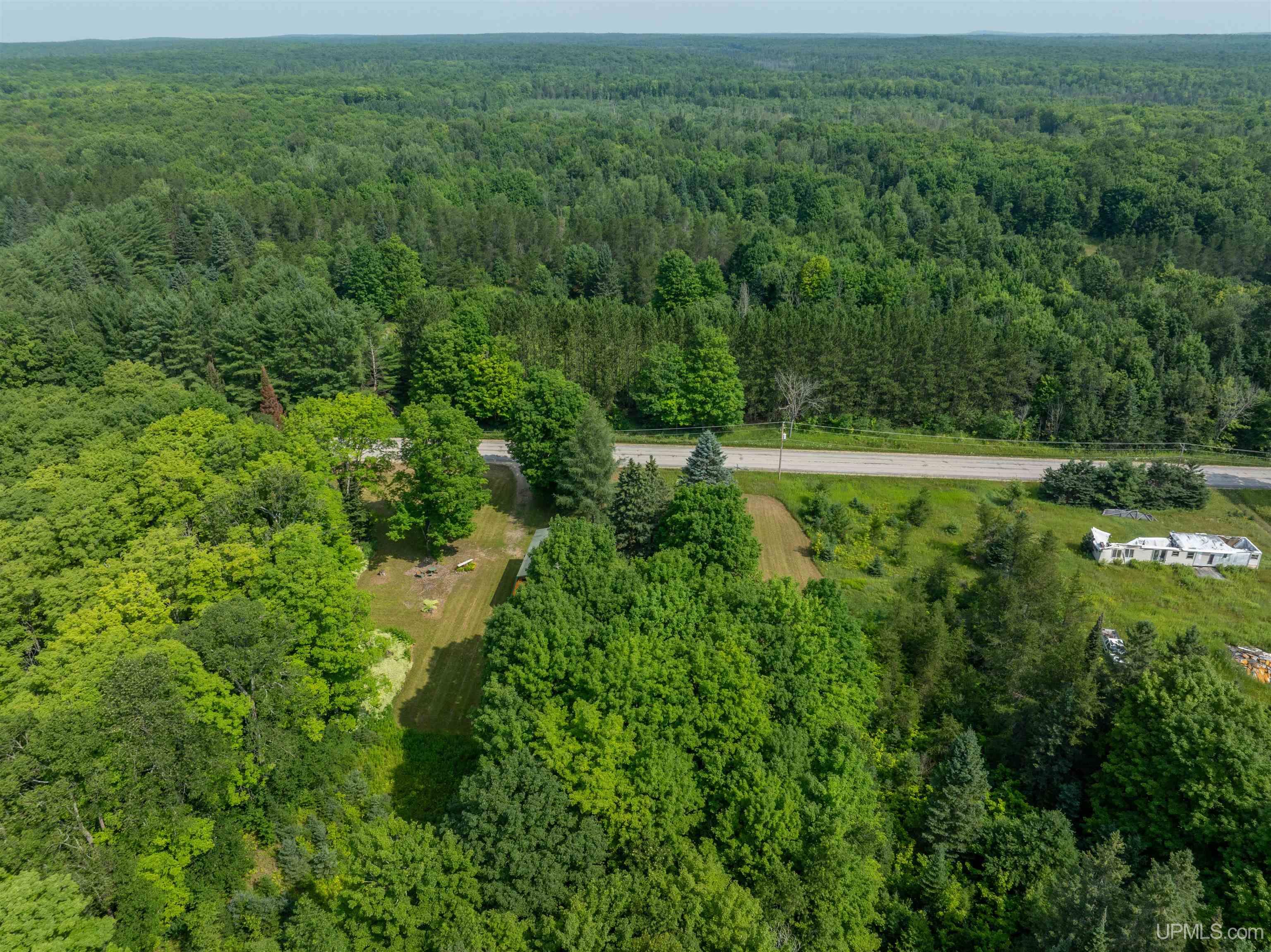 main property photo 28
