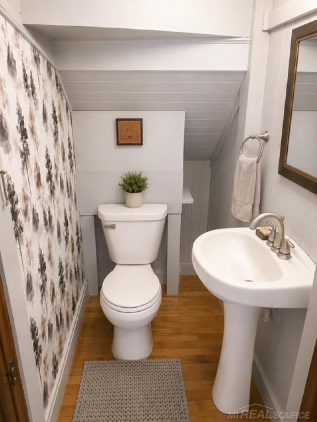 main property photo 6