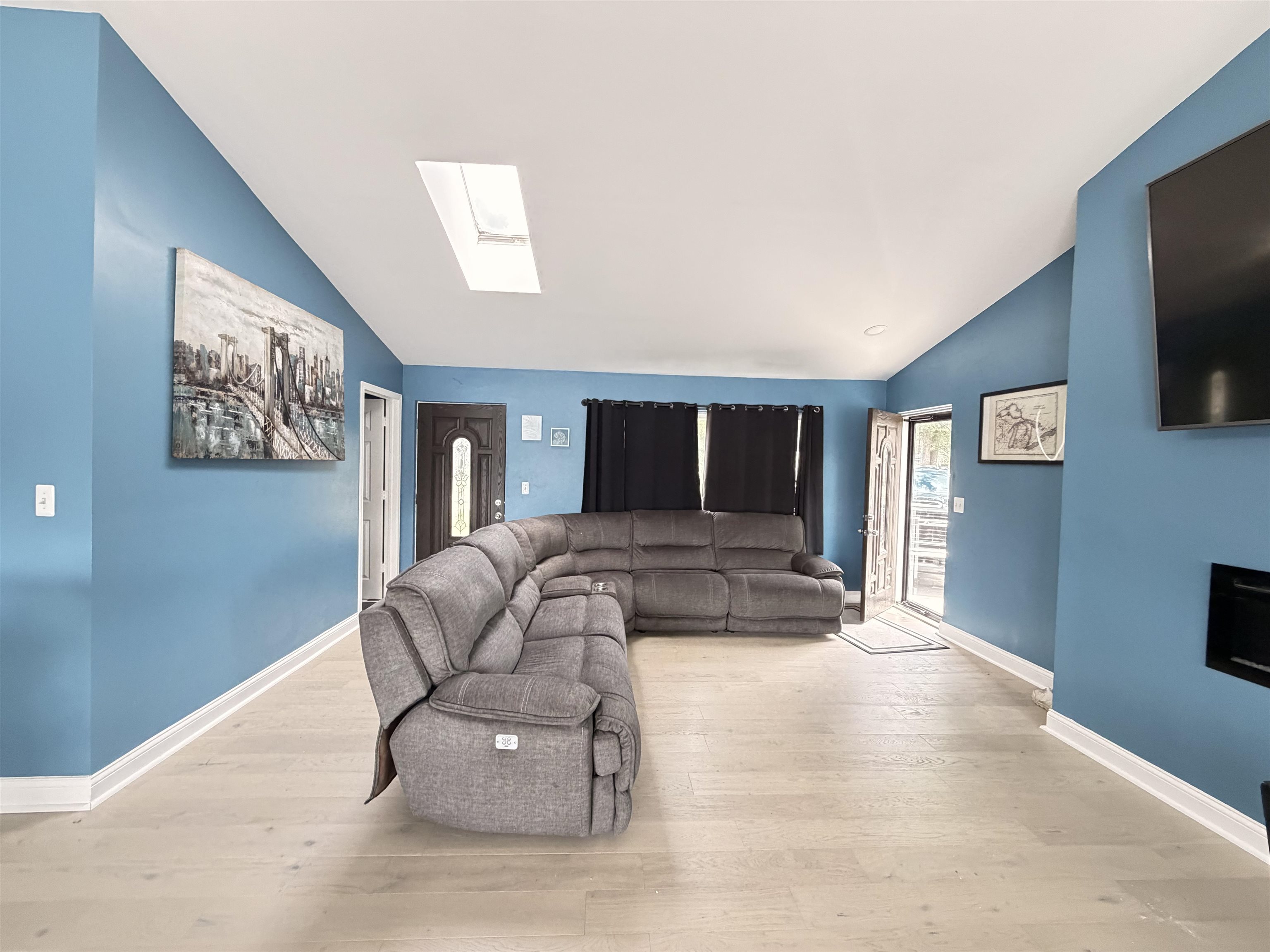 main property photo 20