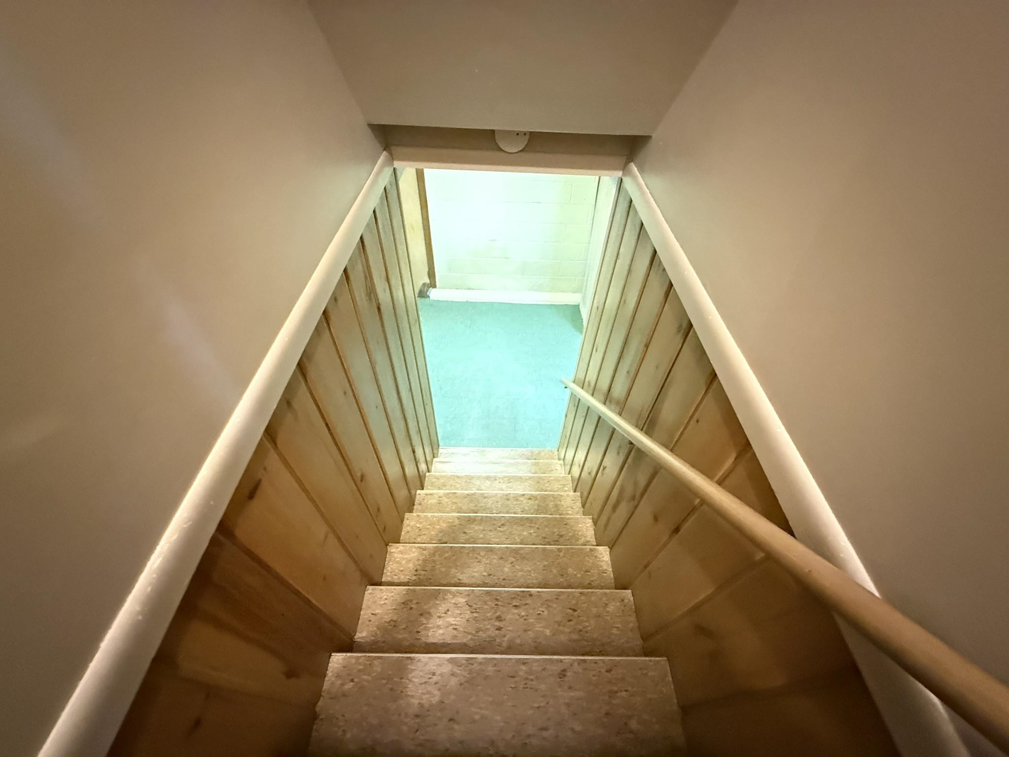 main property photo 28