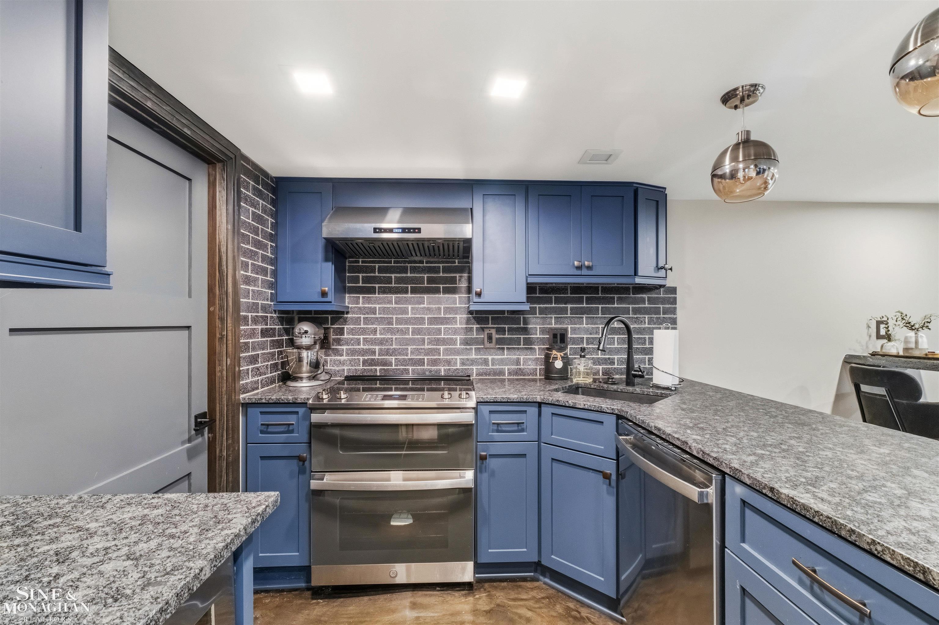 main property photo 58
