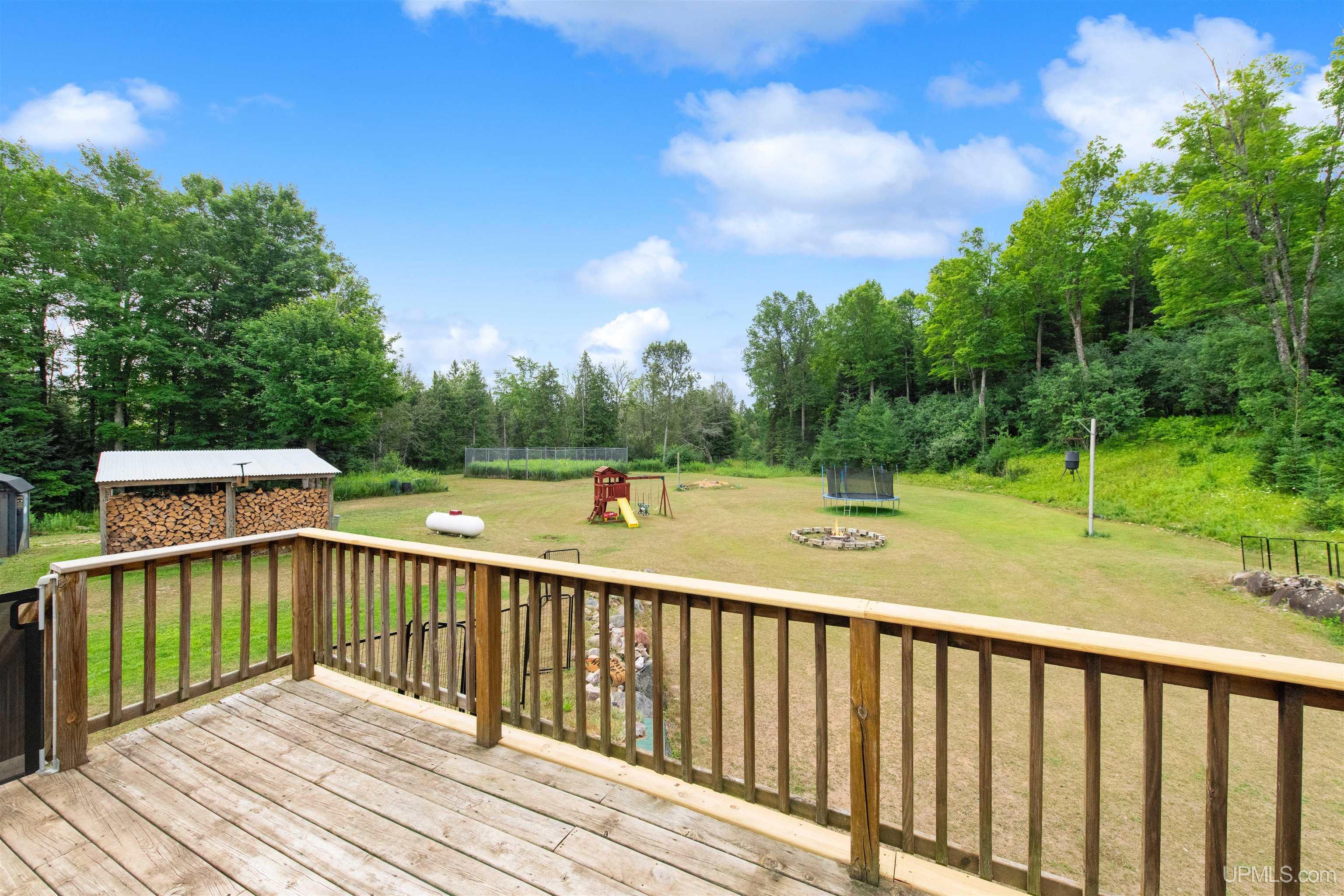 main property photo 40