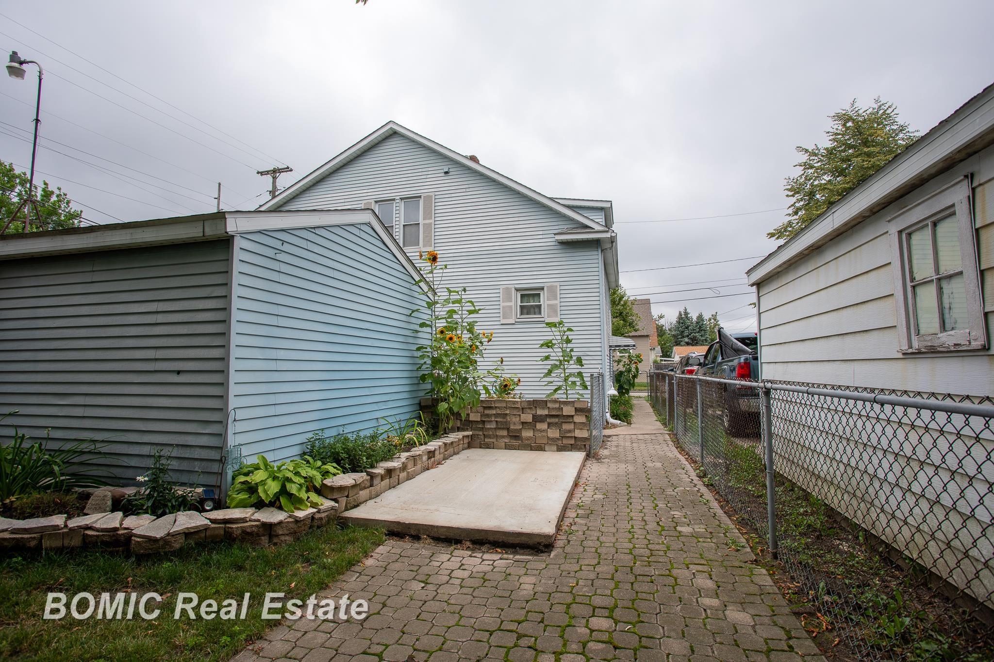 main property photo 22