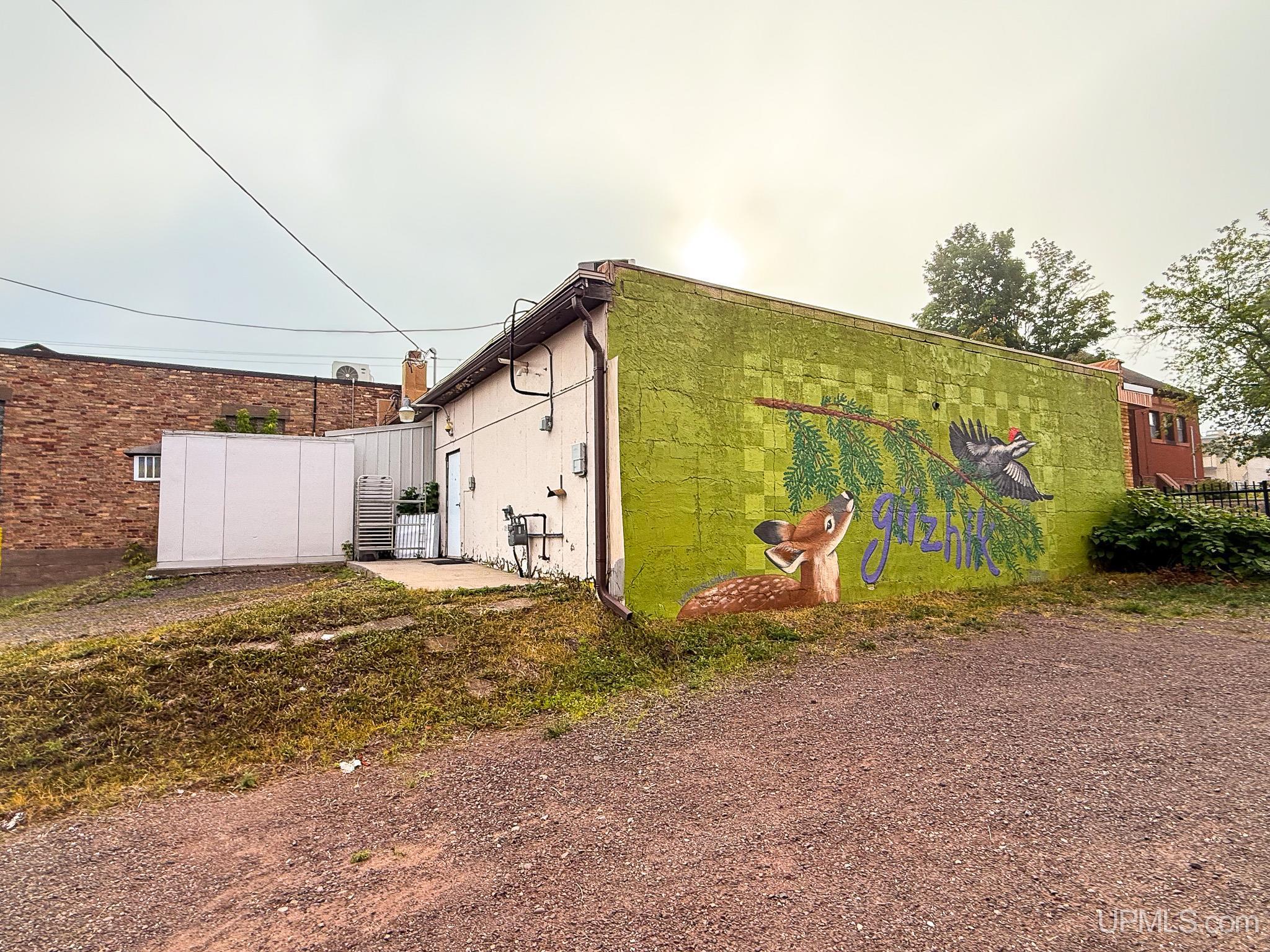main property photo 35