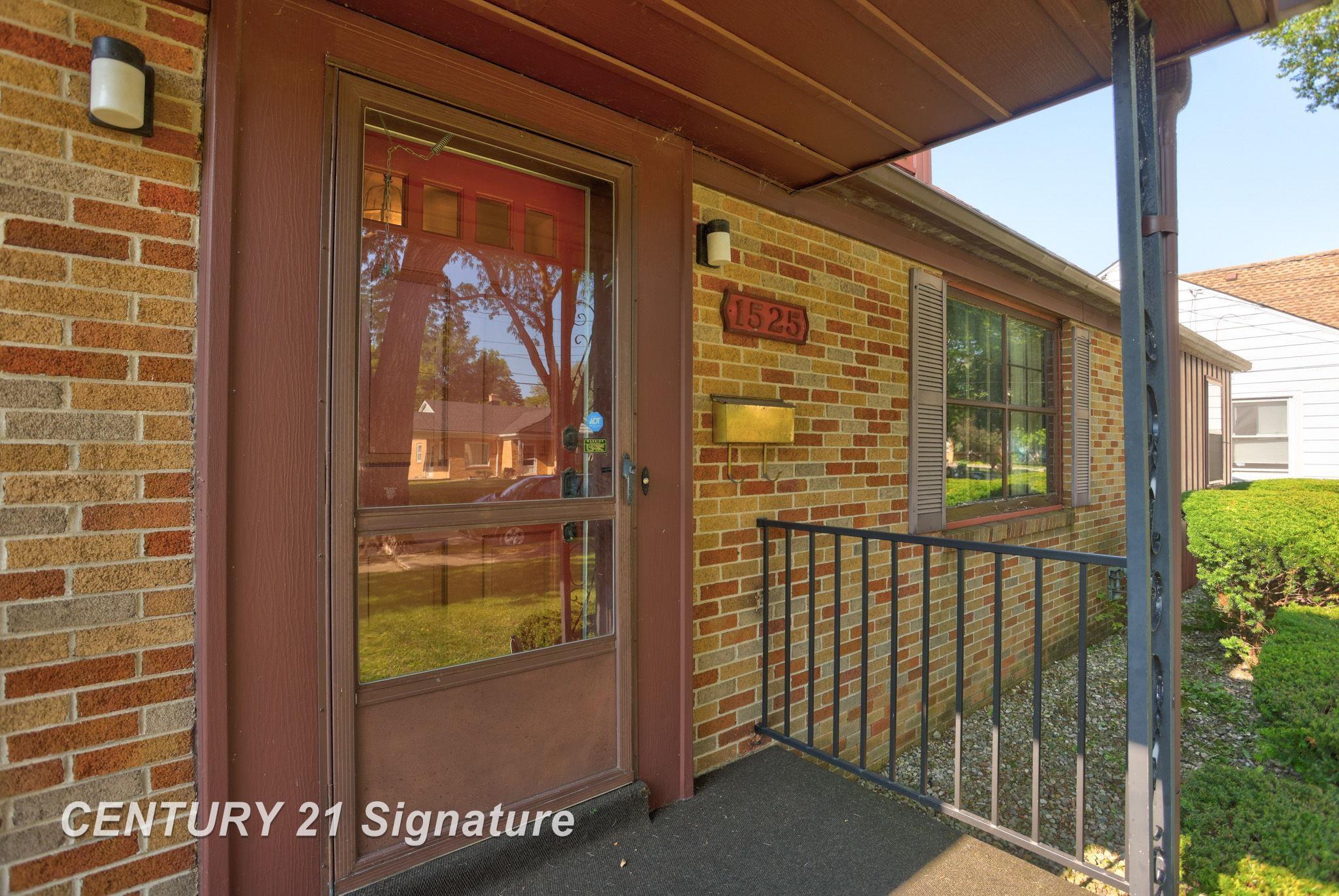 main property photo 5