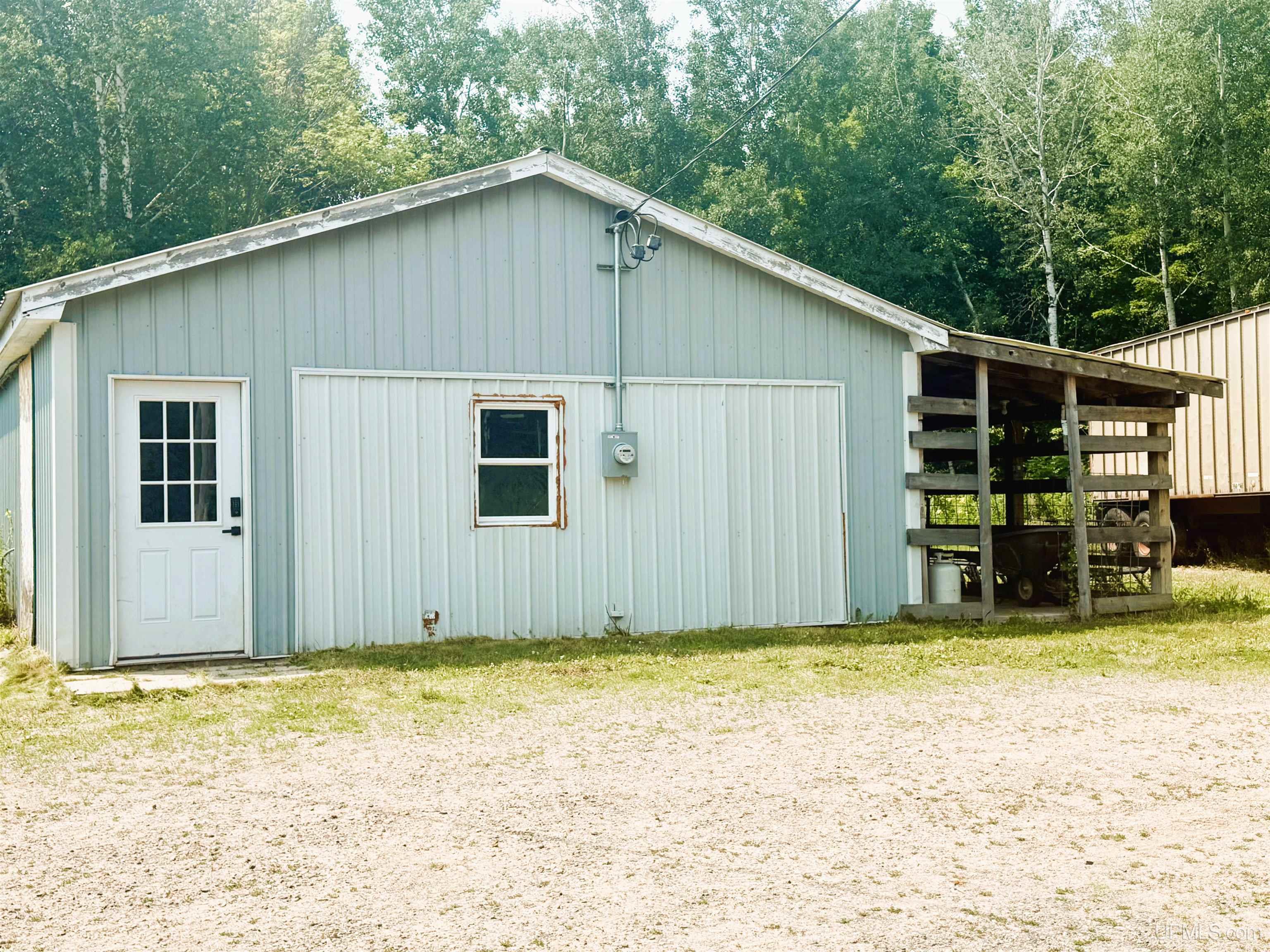 main property photo 19