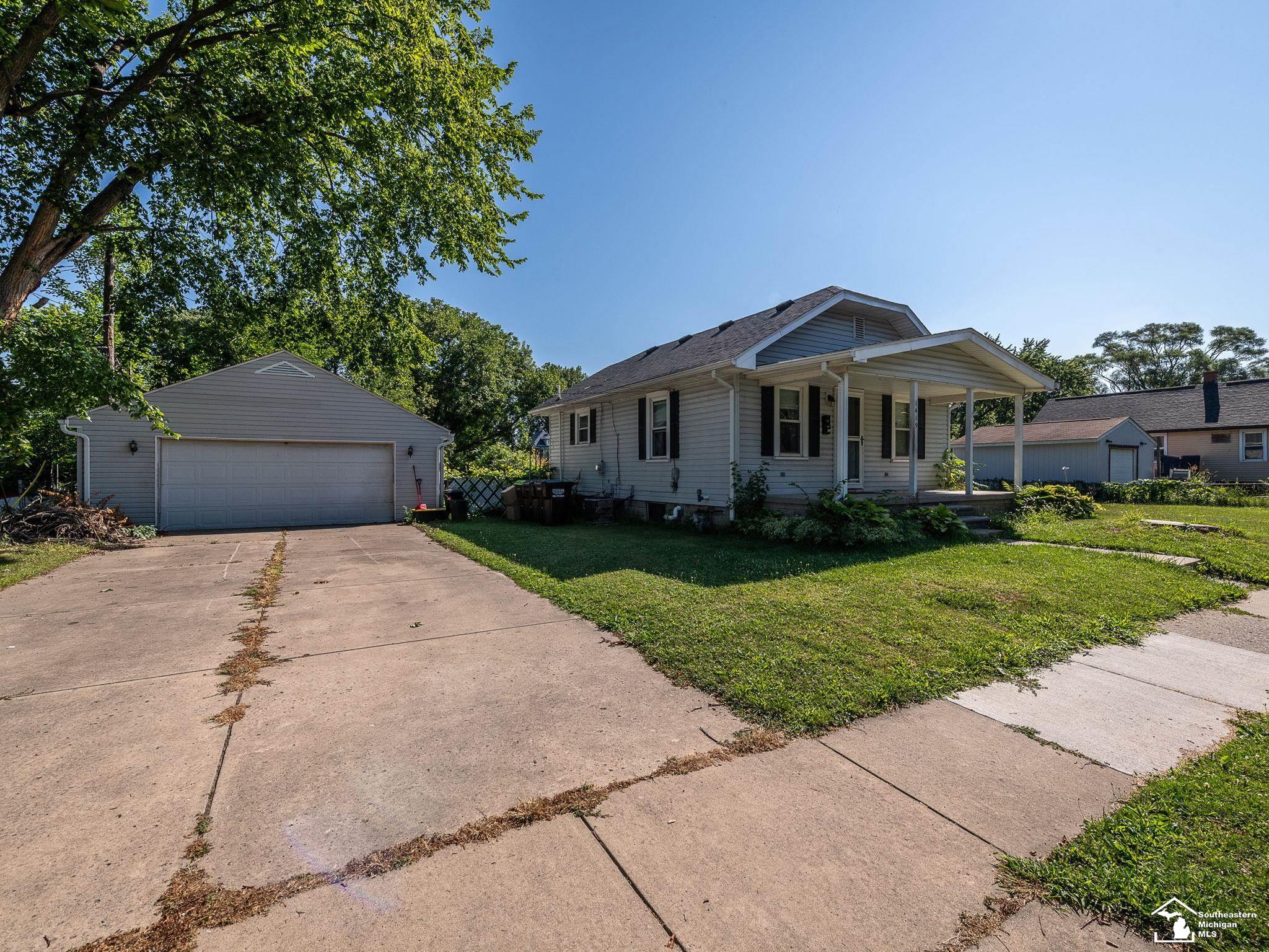 main property photo 14