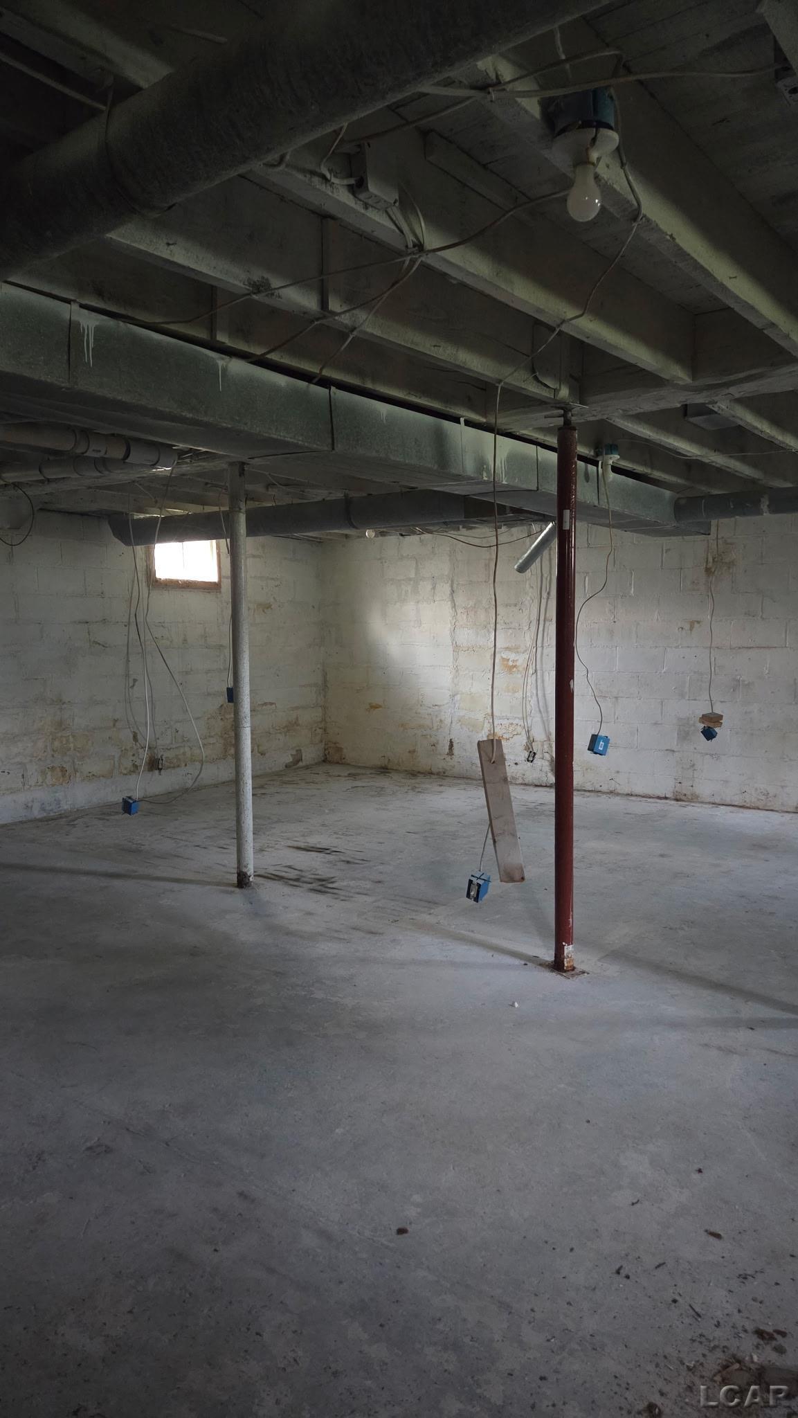main property photo 14