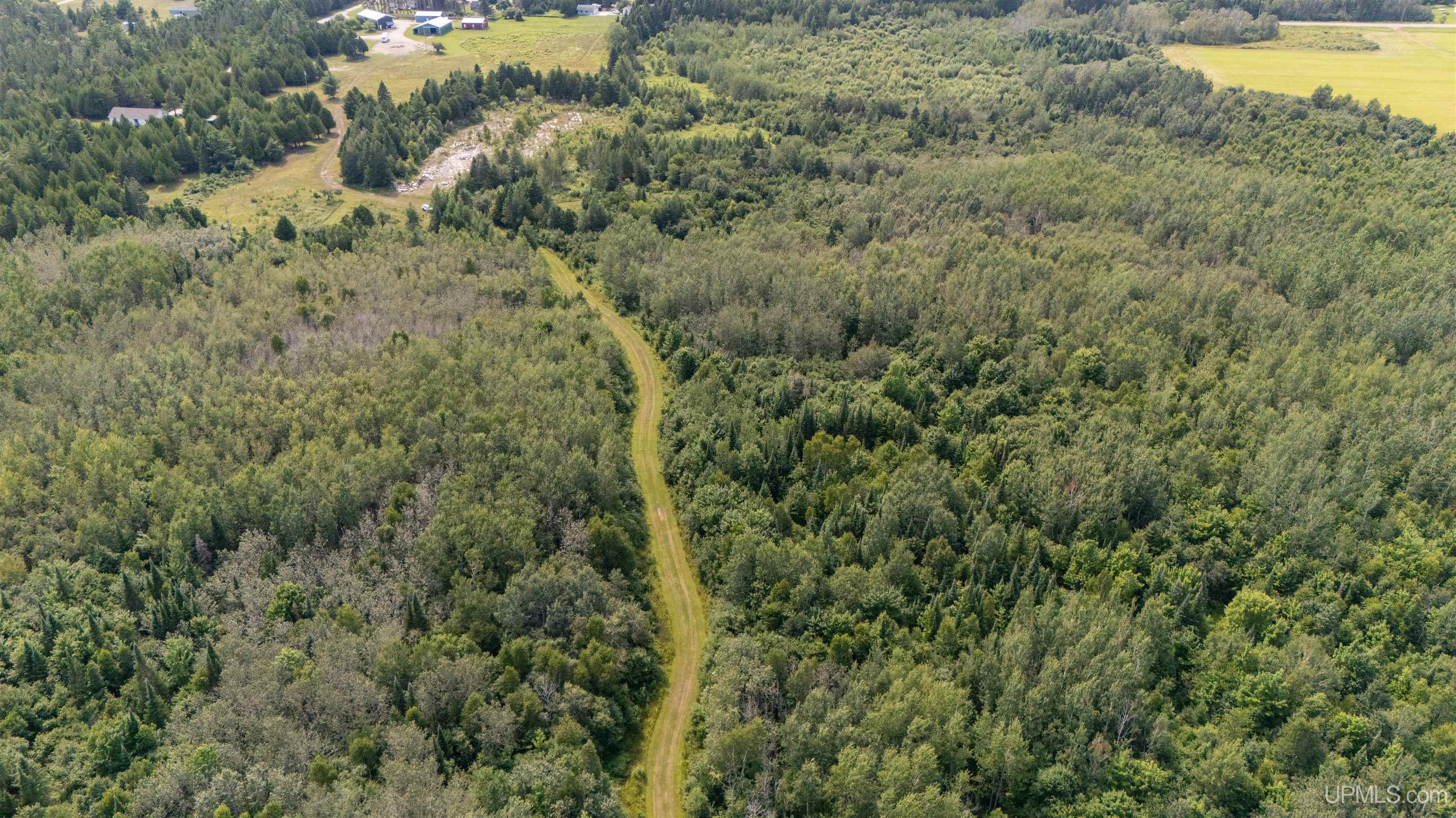 main property photo 10