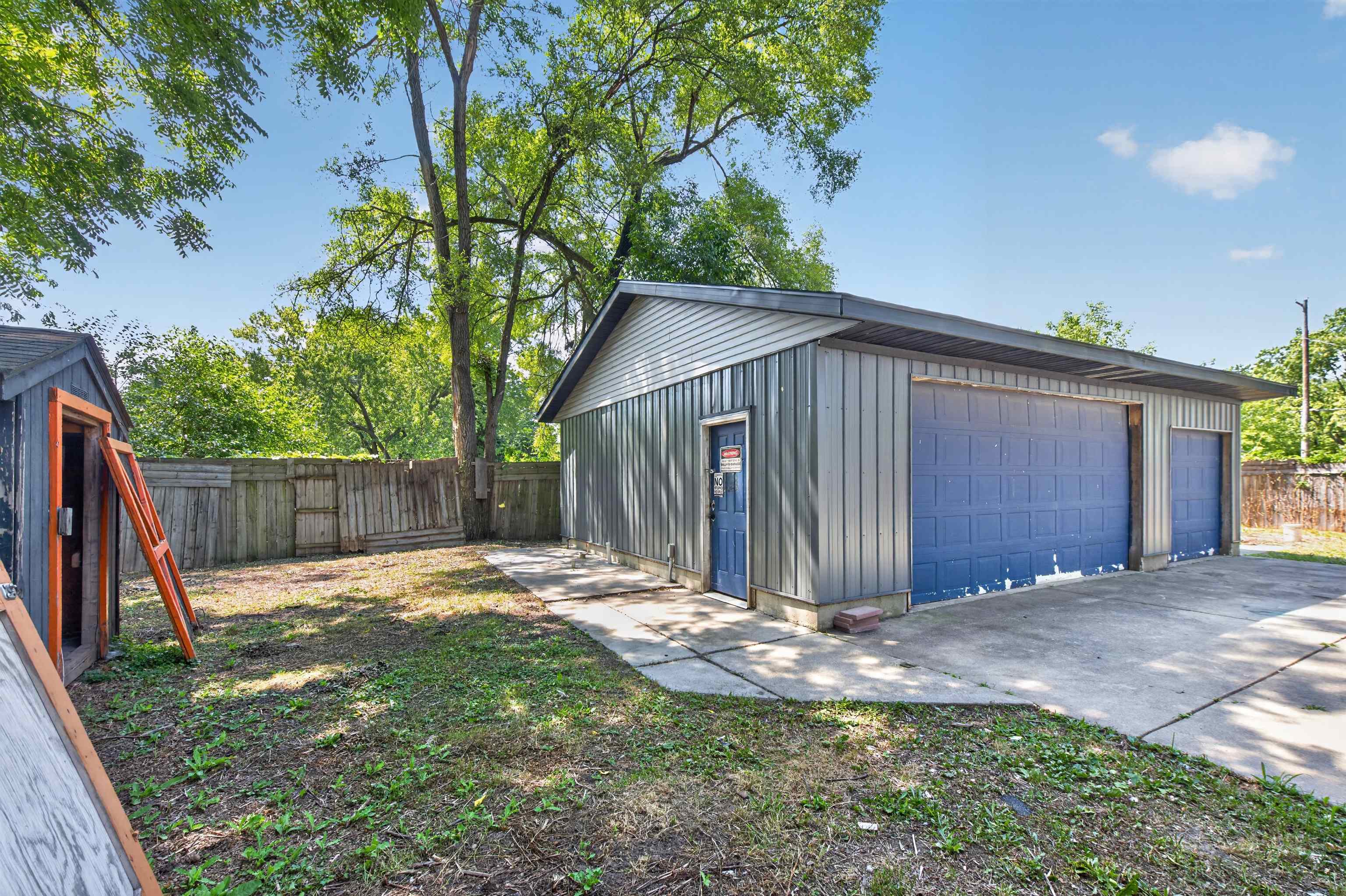 main property photo 33