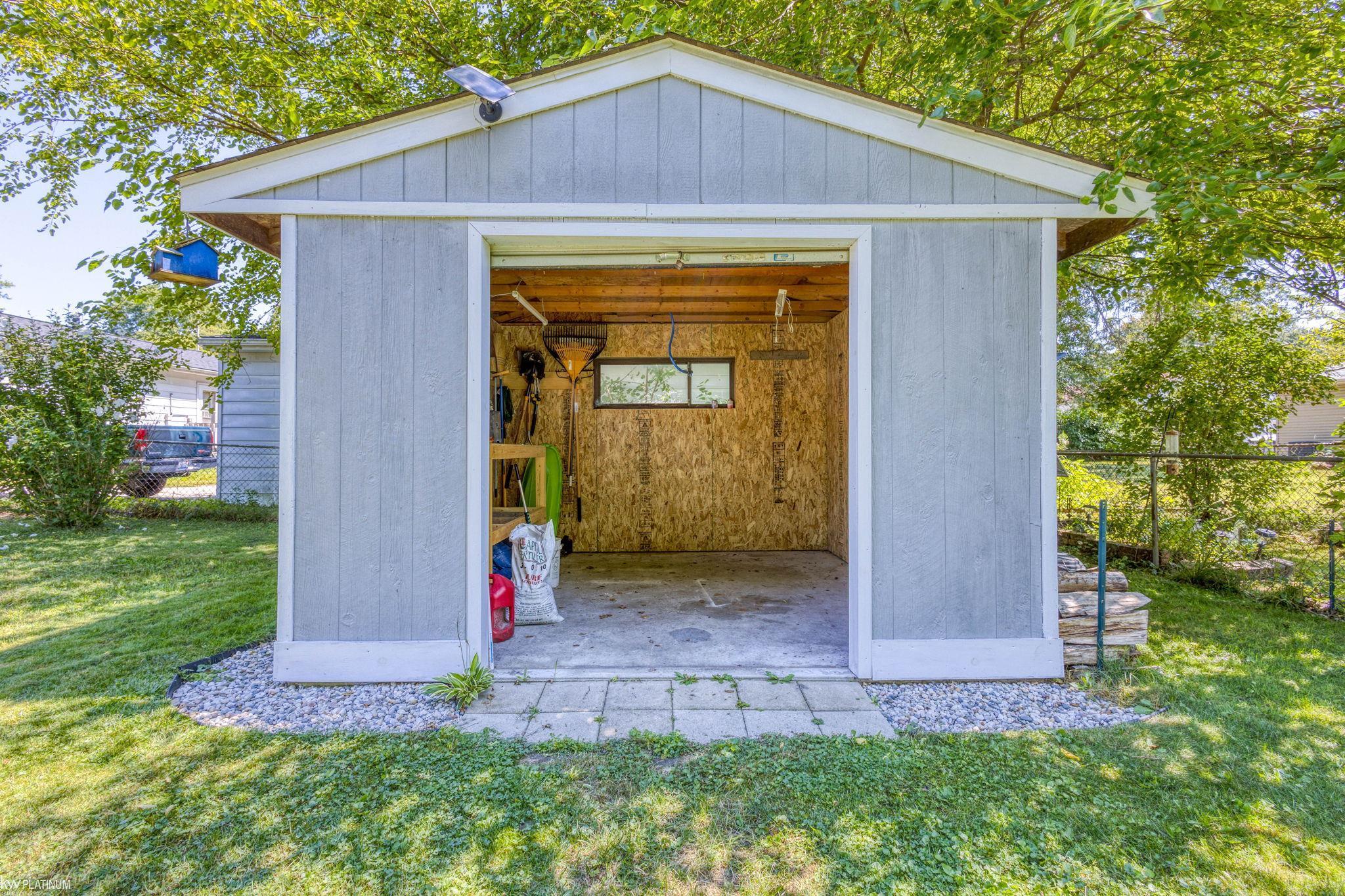 main property photo 40