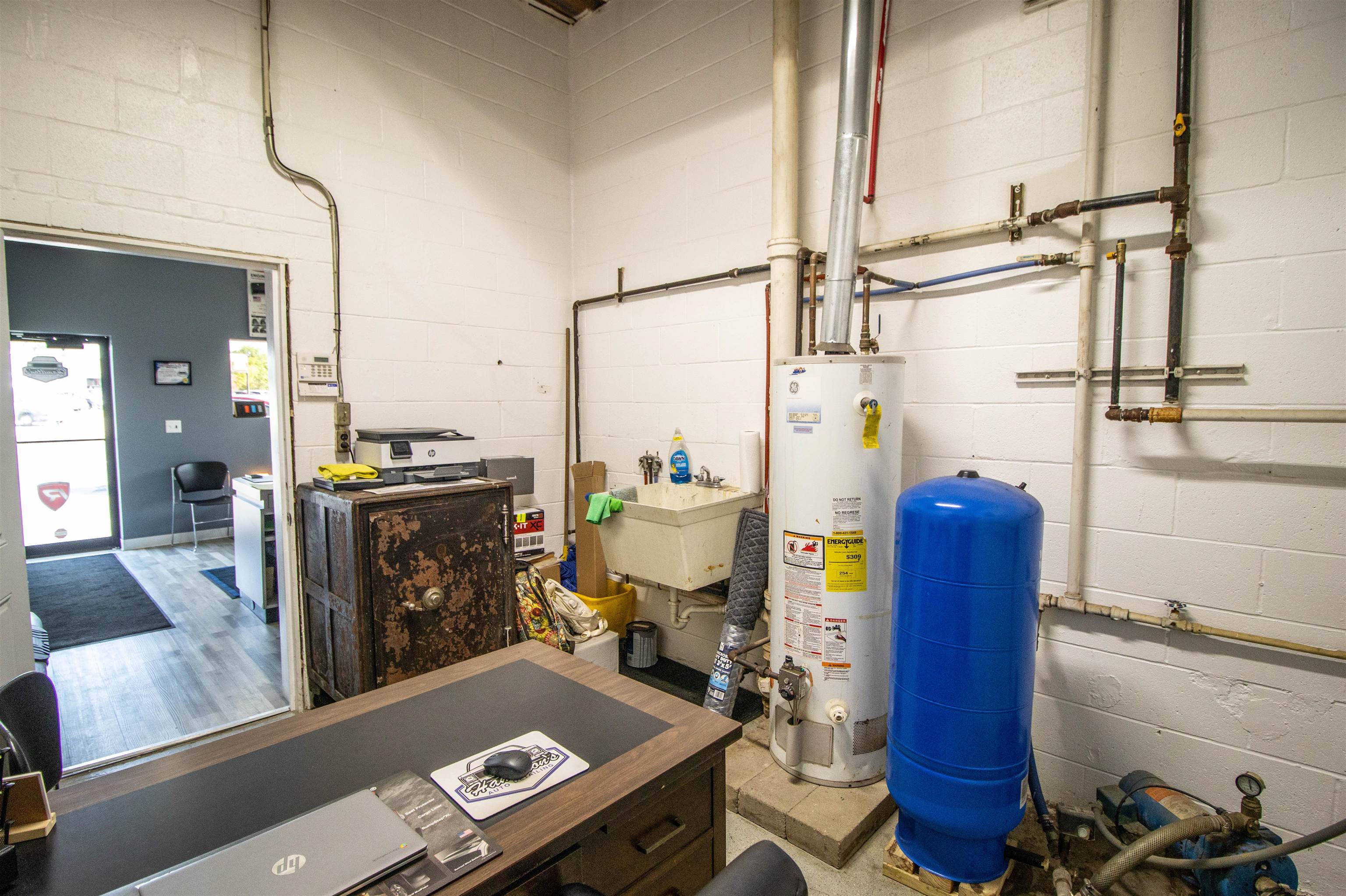 main property photo 5