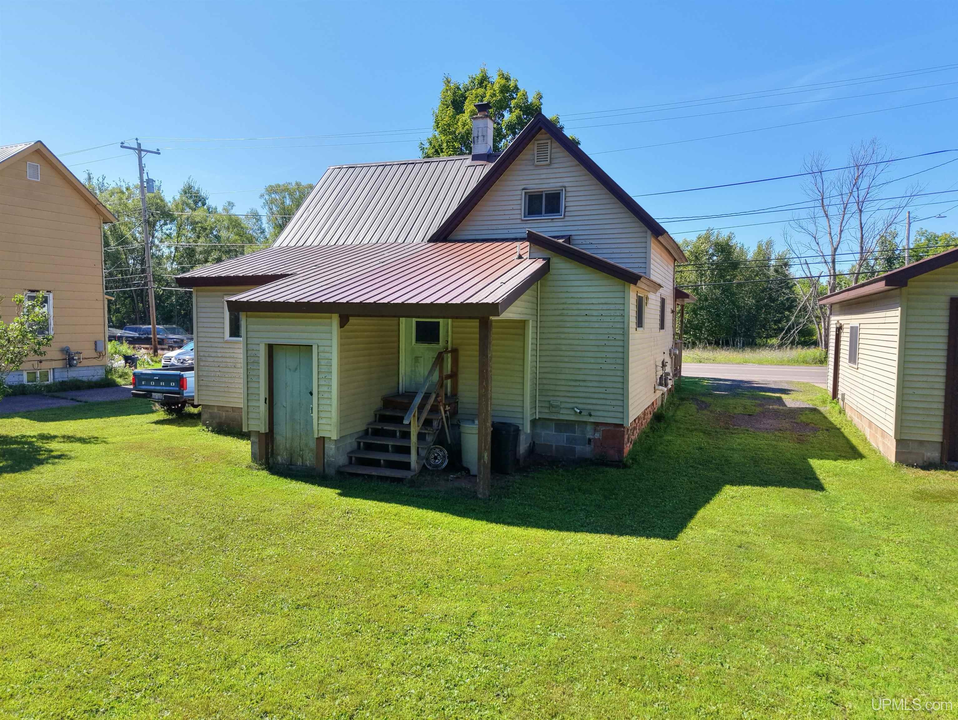 main property photo 2