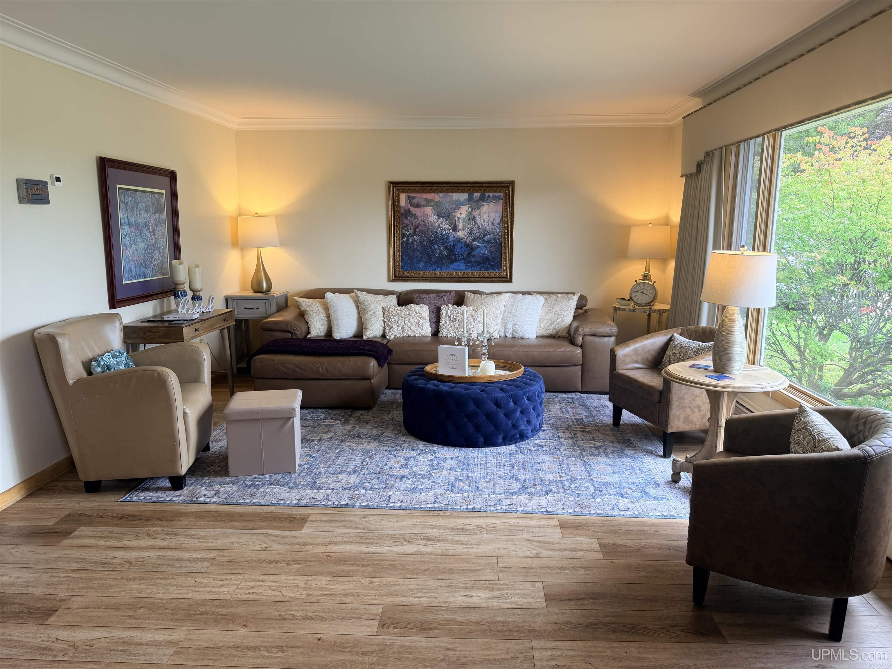 property viewer photo 24