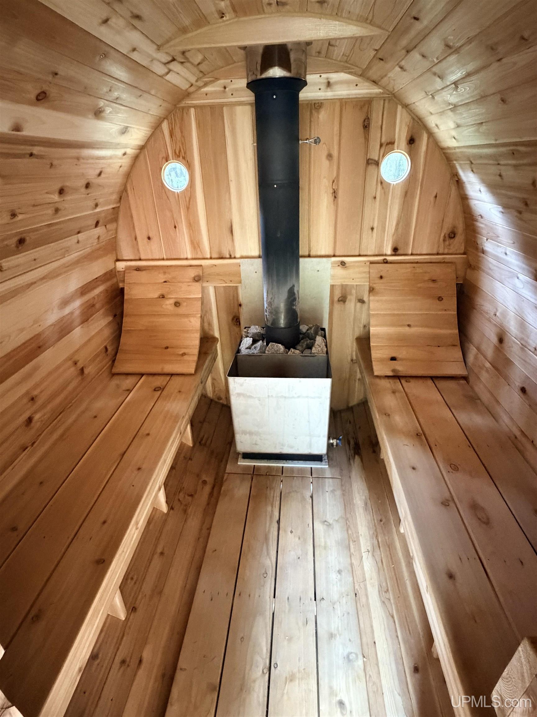 property viewer photo 7