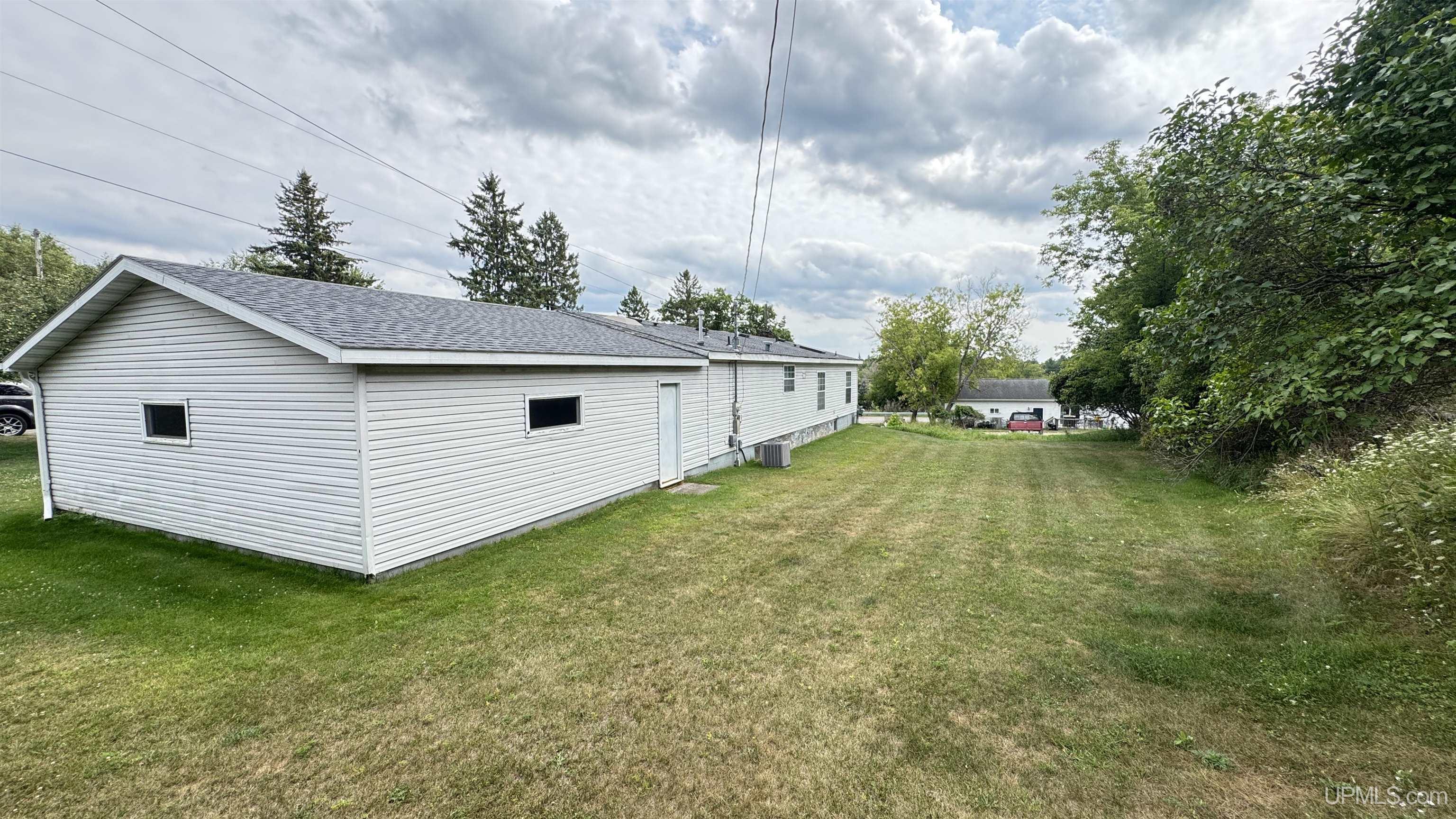 main property photo 24