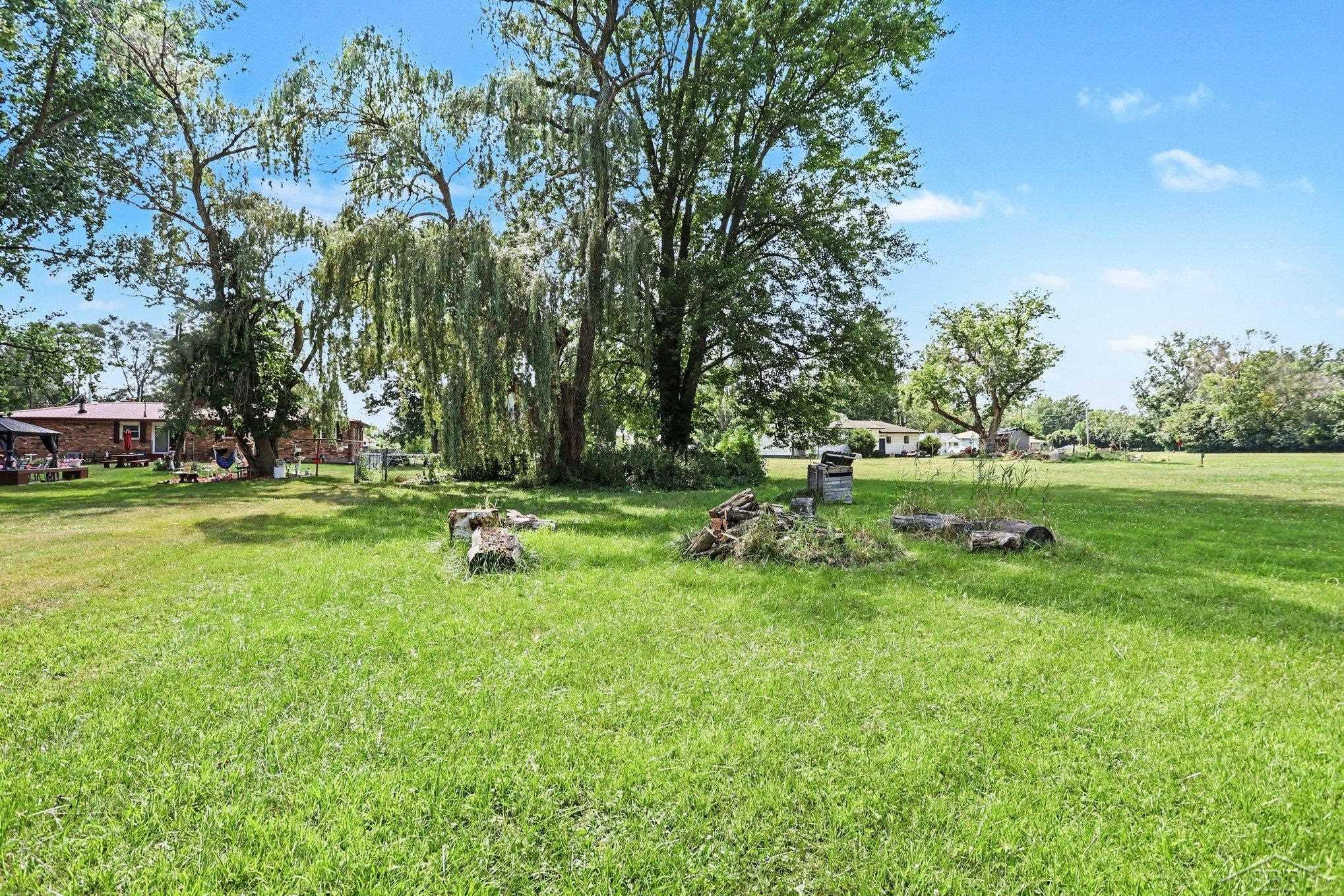 main property photo 16