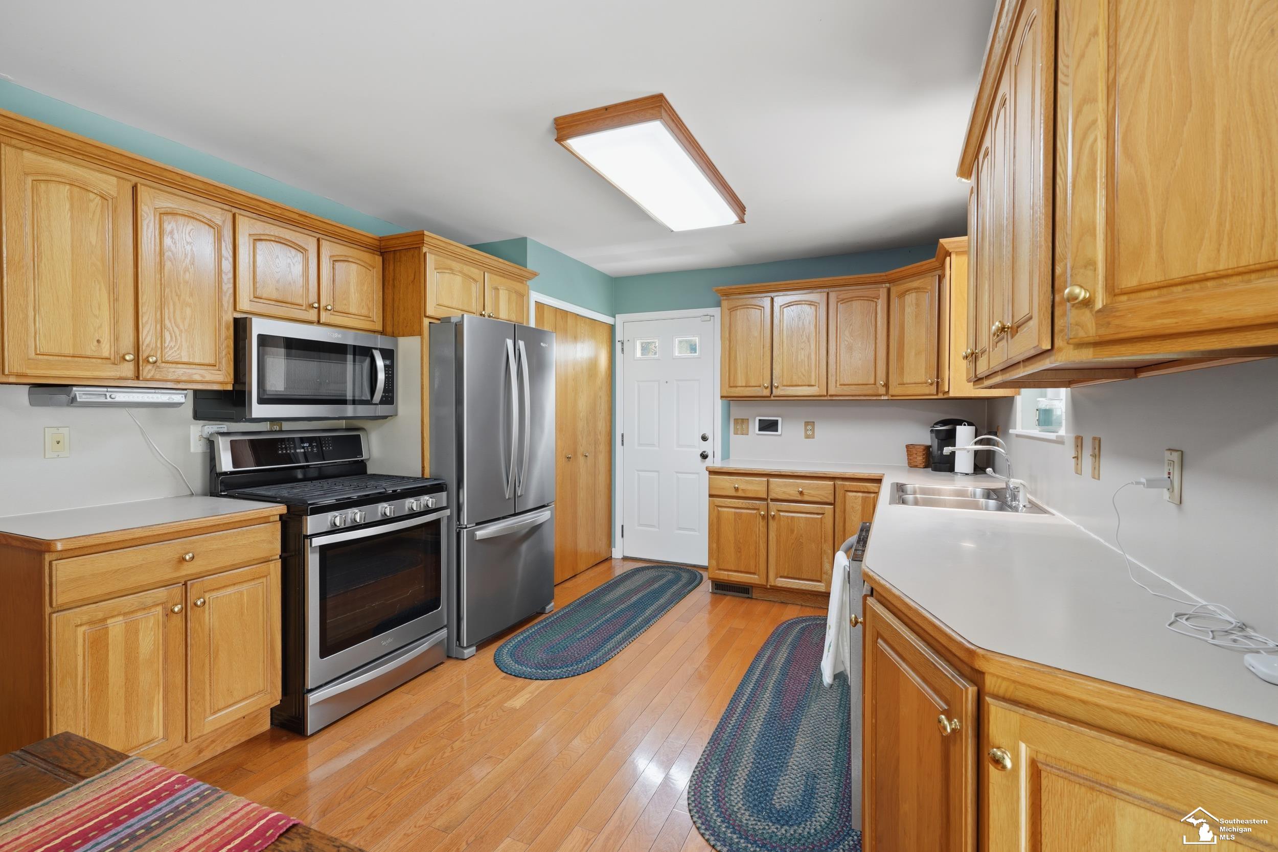 main property photo 8