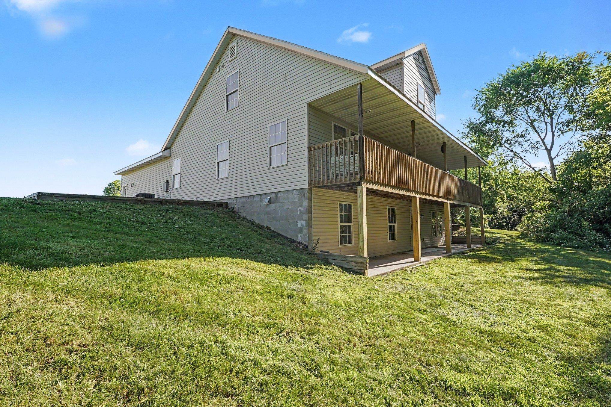 main property photo 31