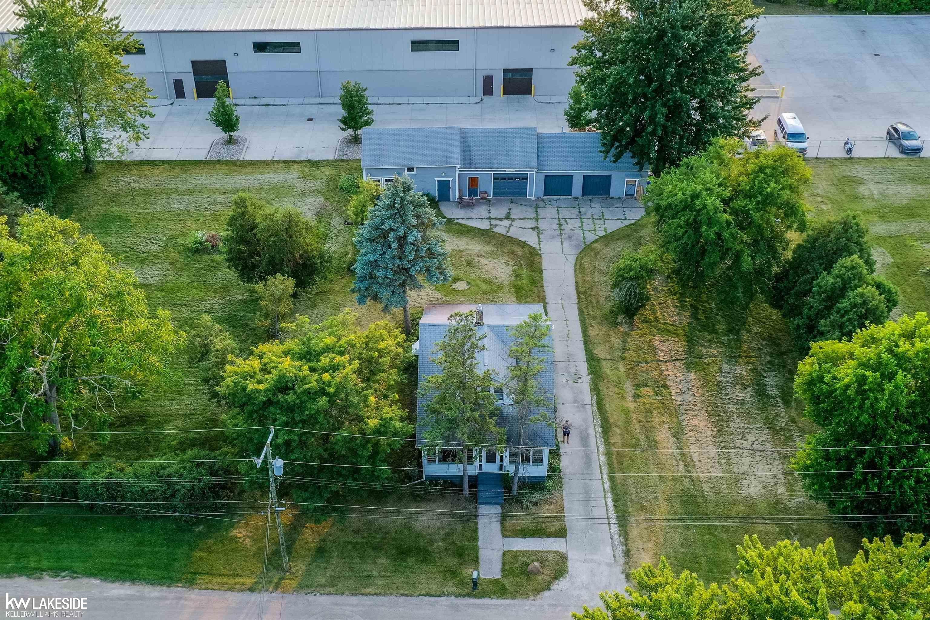 main property photo 23