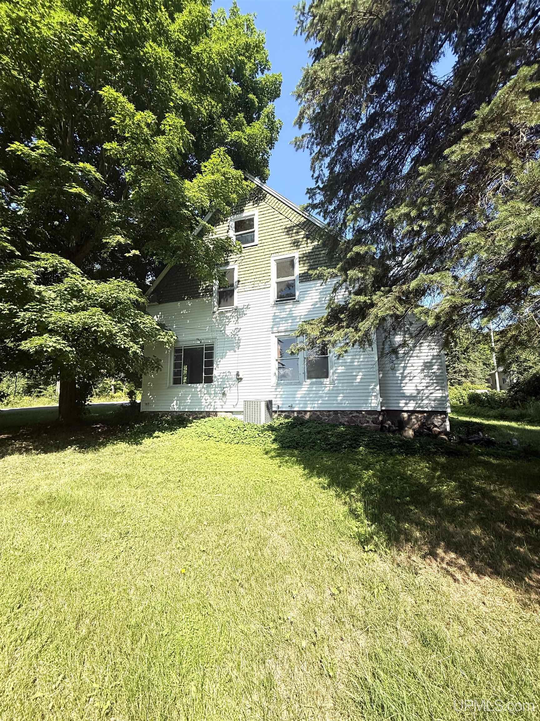 main property photo 37