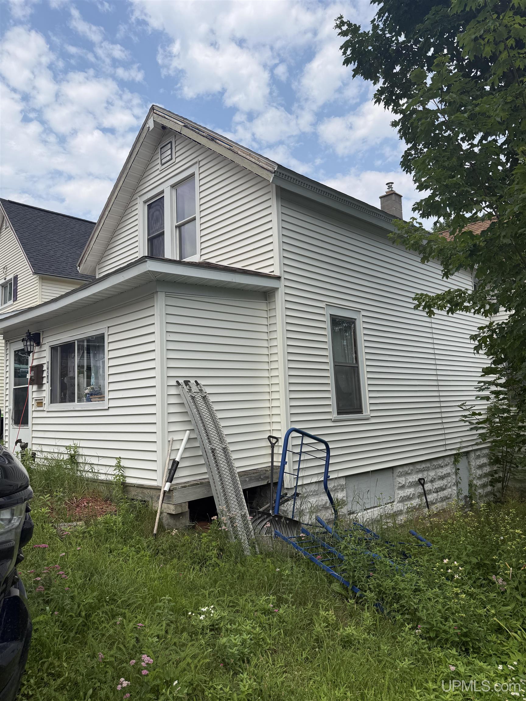main property photo 17